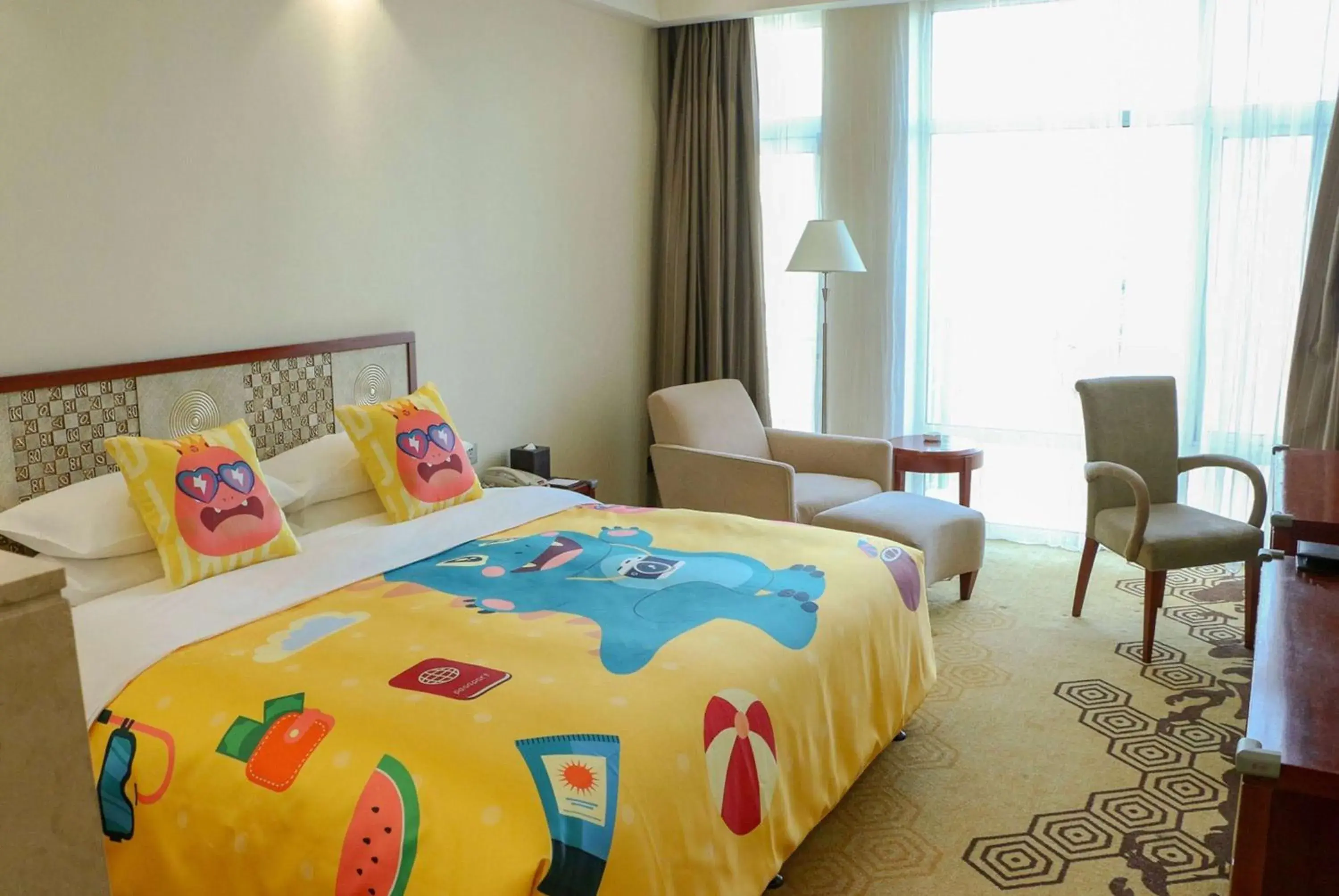 Photo of the whole room, Bed in Ramada Plaza By Wyndham Taian Photo of the whole room, Bed in Ramada Plaza By Wyndham Taian