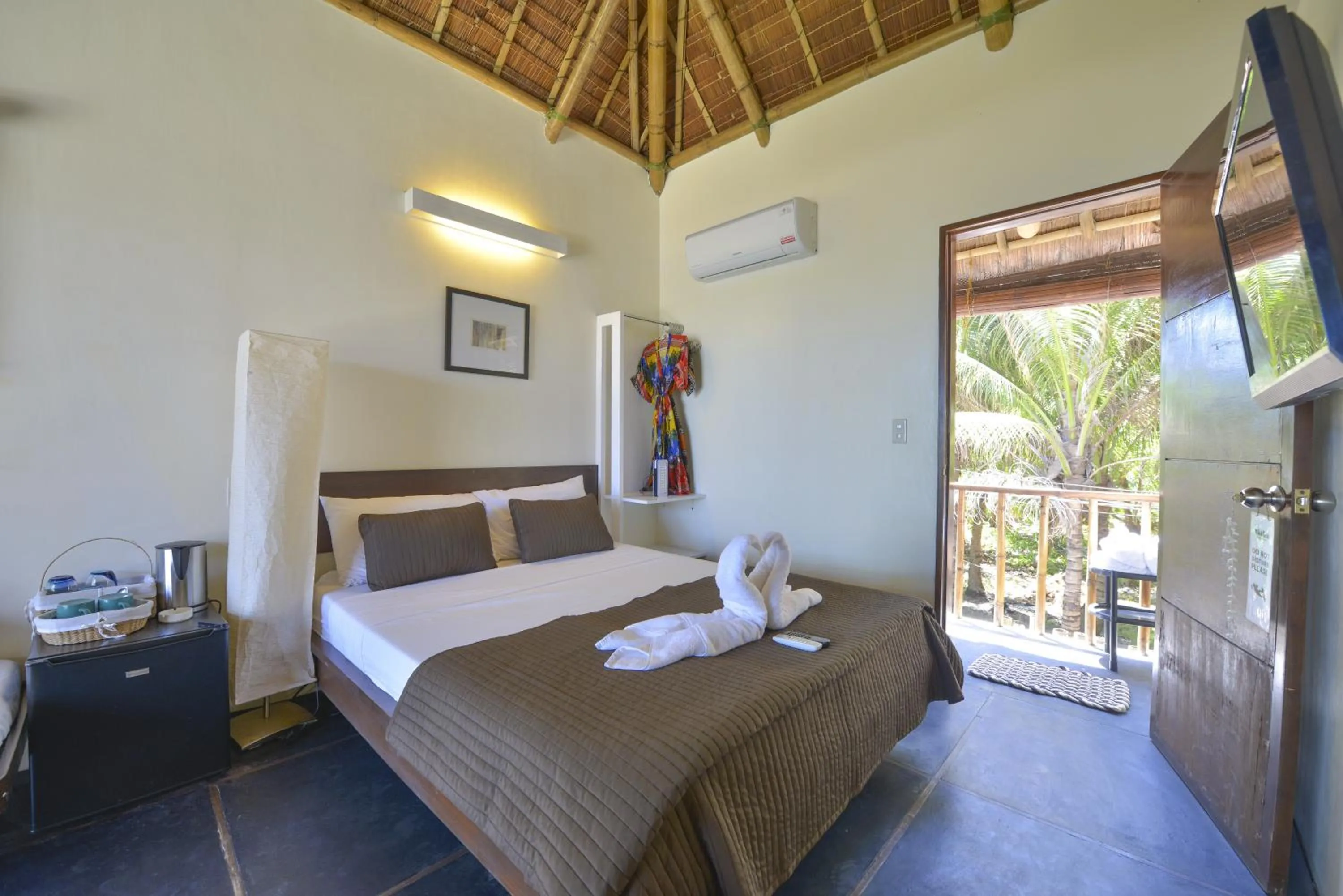 Bedroom, Bed in Hangin Kite Resort