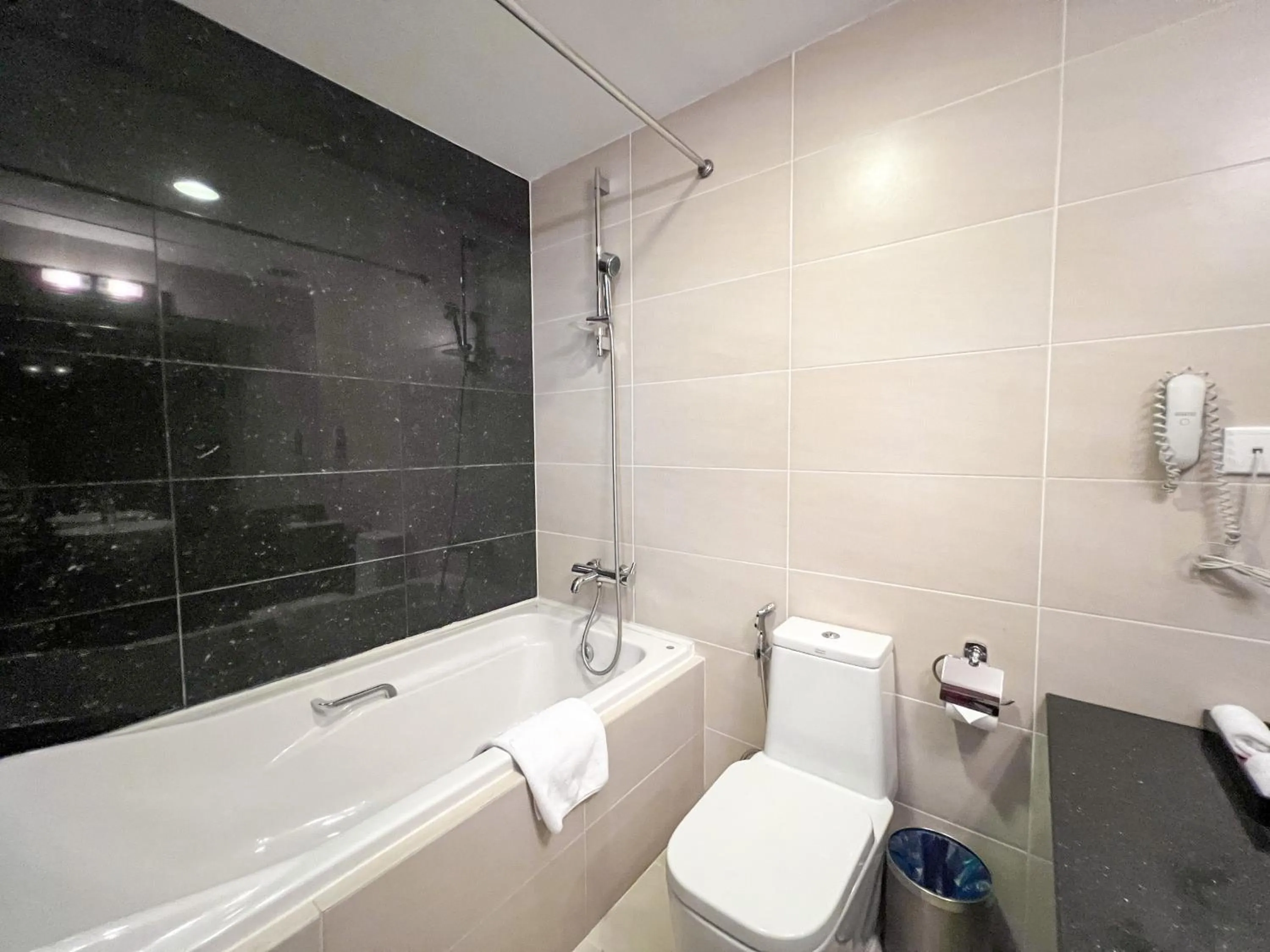 Toilet in Sapaly Lao Cai City Hotel