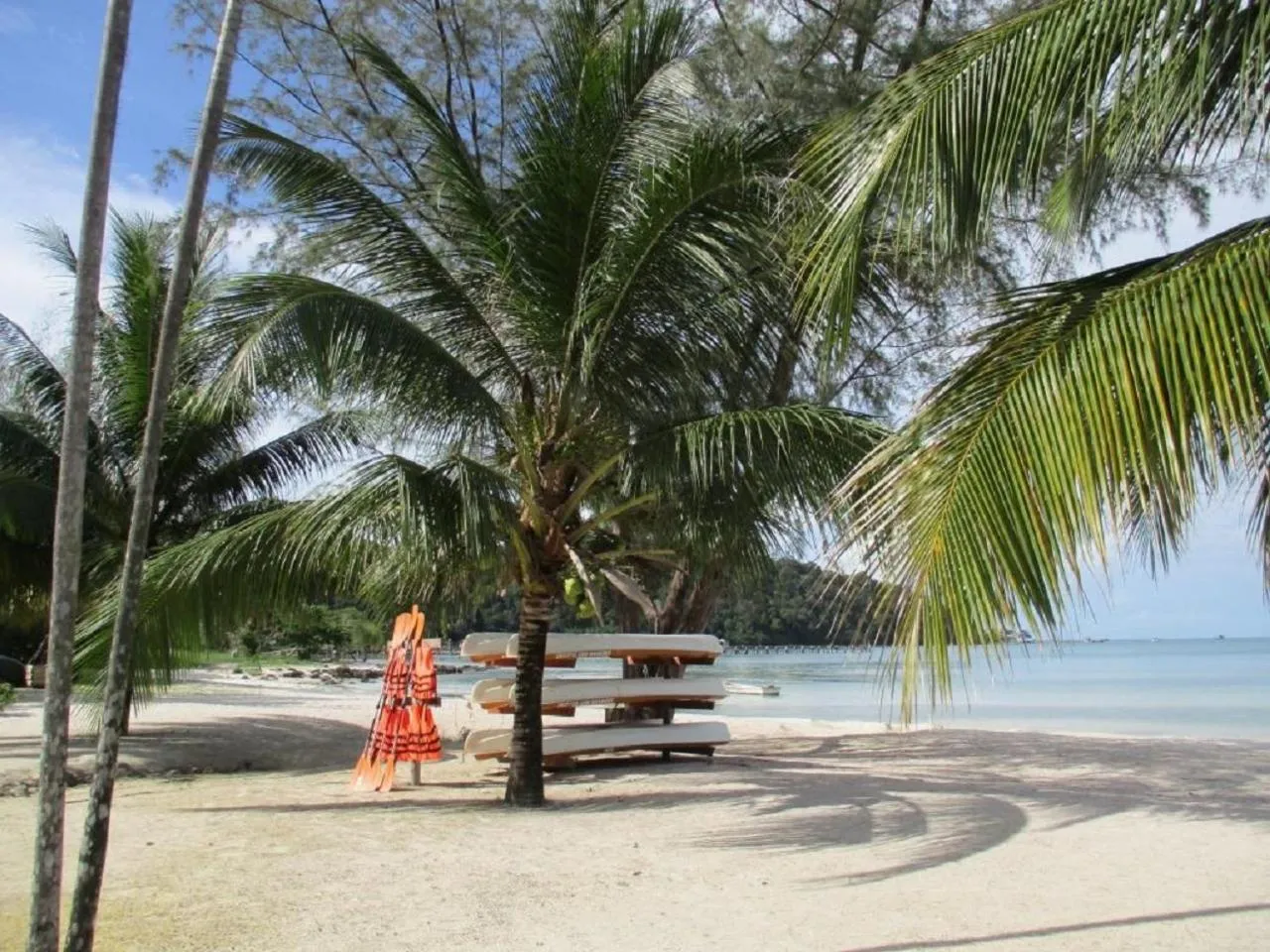 Beach in Saracen Bay Resort