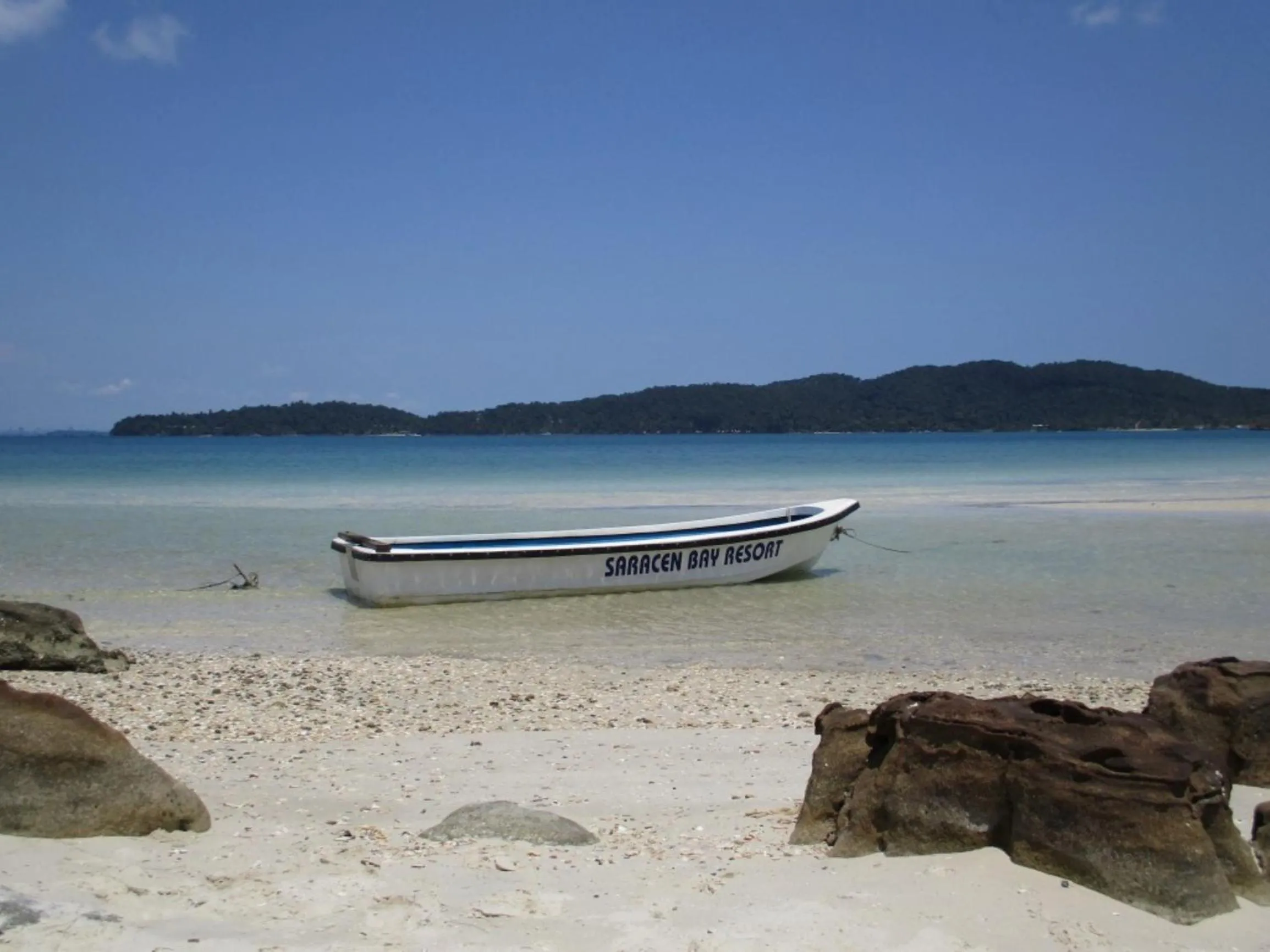 Beach in Saracen Bay Resort