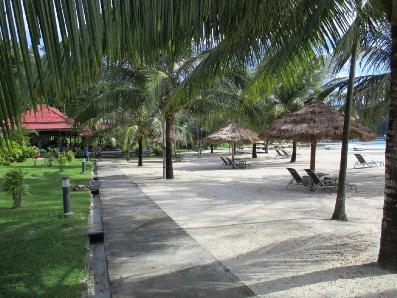 Beach in Saracen Bay Resort