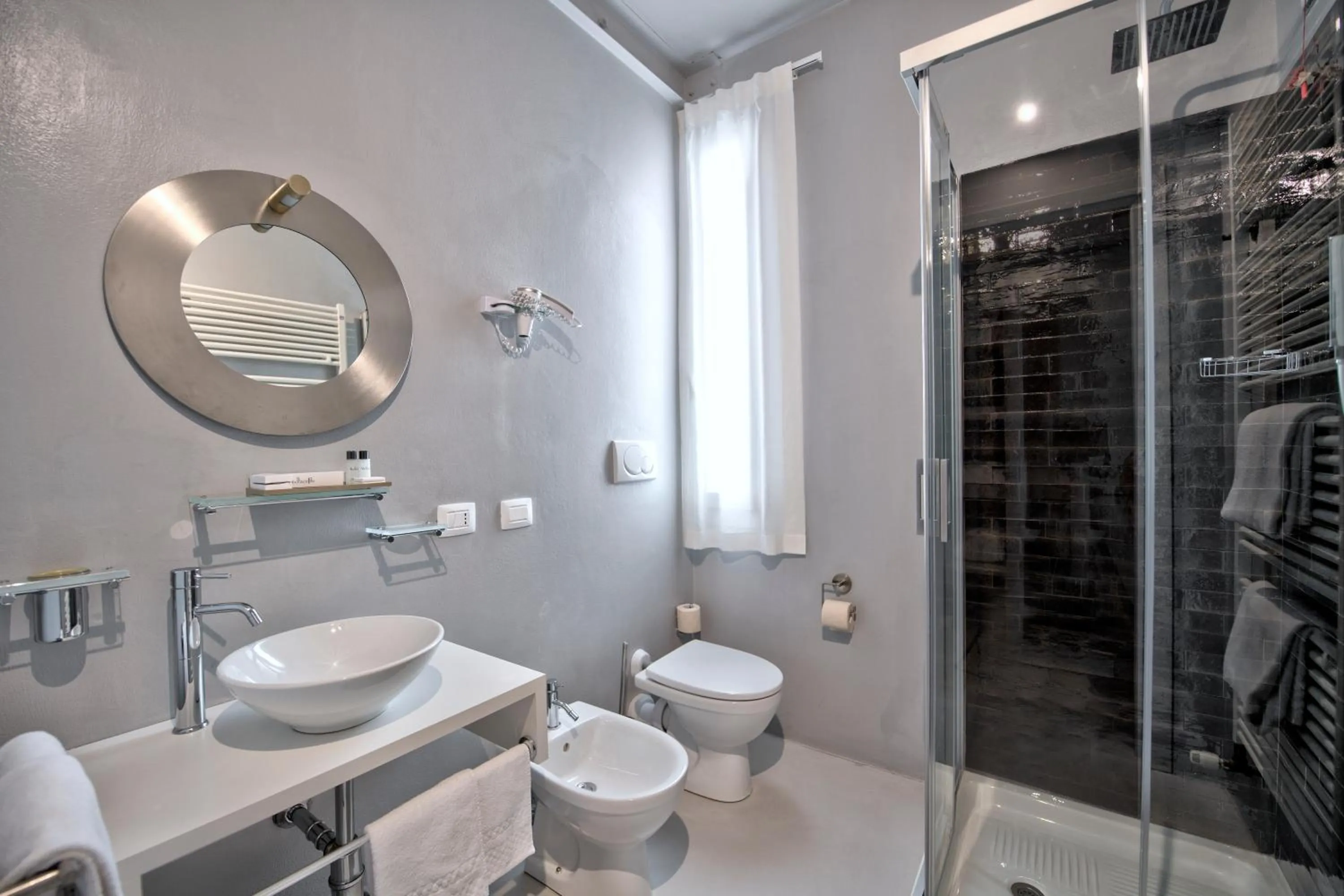 Shower in Hotel Villa delle Fate, BW Signature Collection