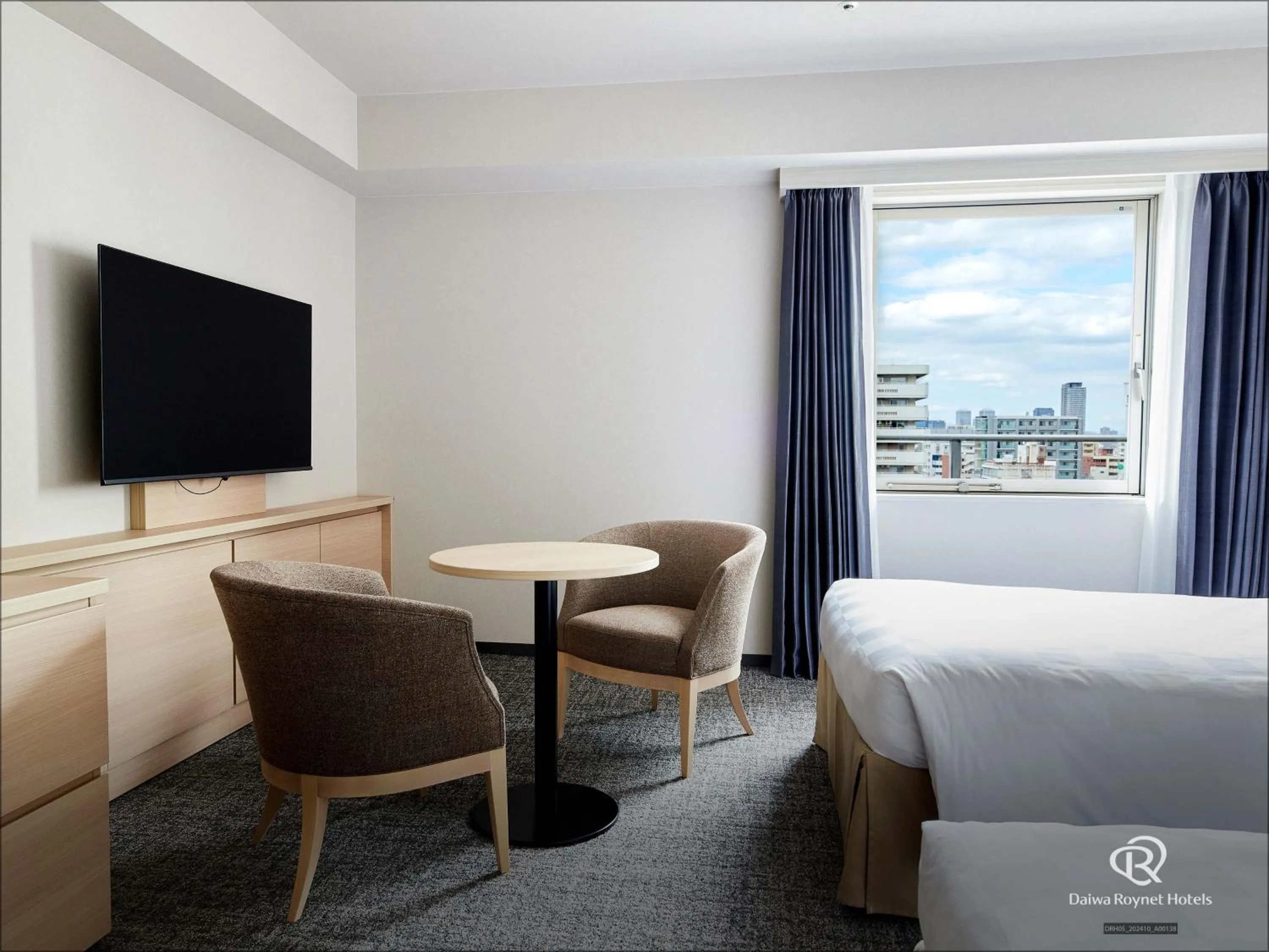 Bedroom, Bed in Daiwa Roynet Hotel Osaka-Uehonmachi