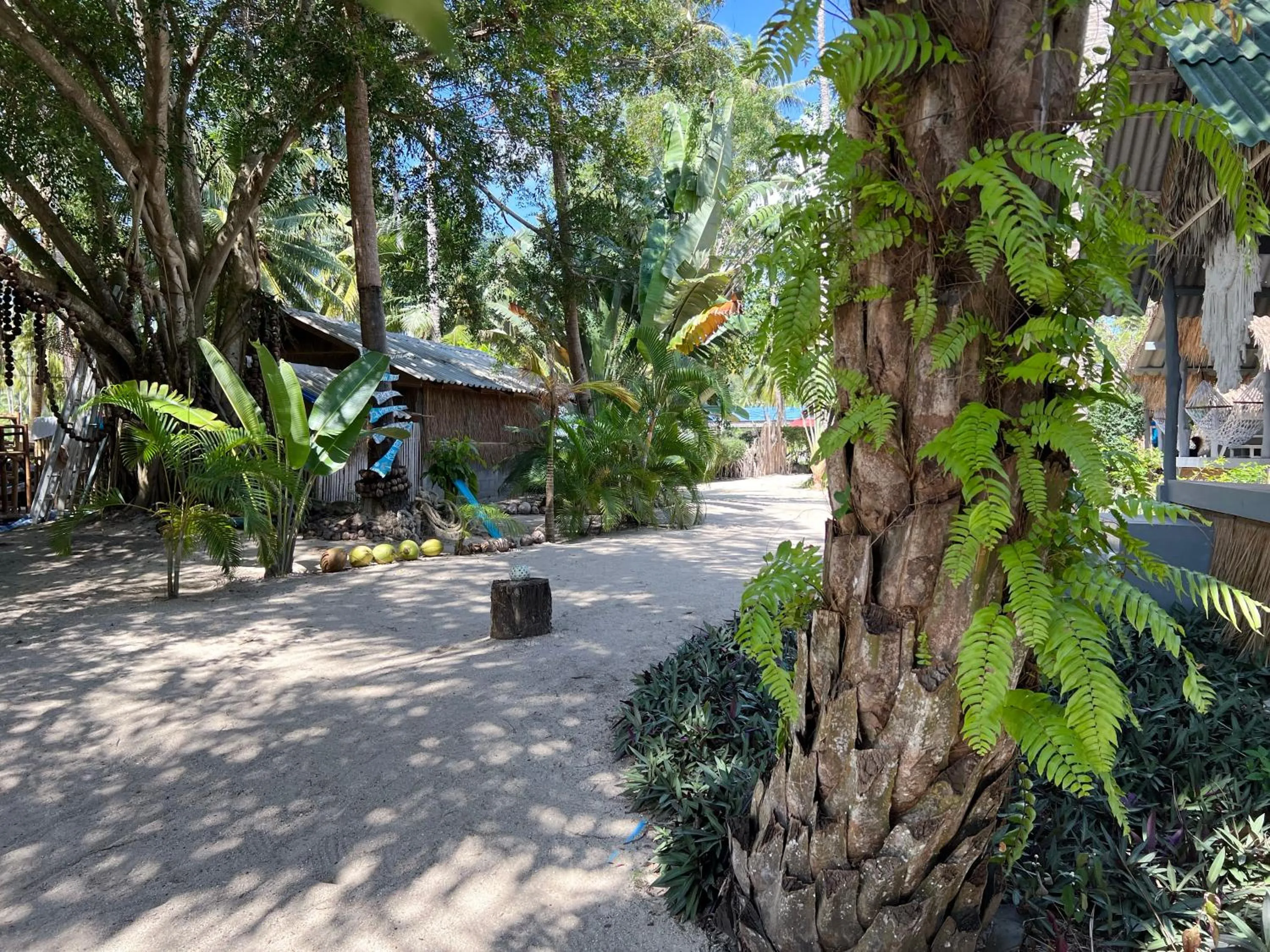 Garden in Sea Love Beach Bar & Bungalows