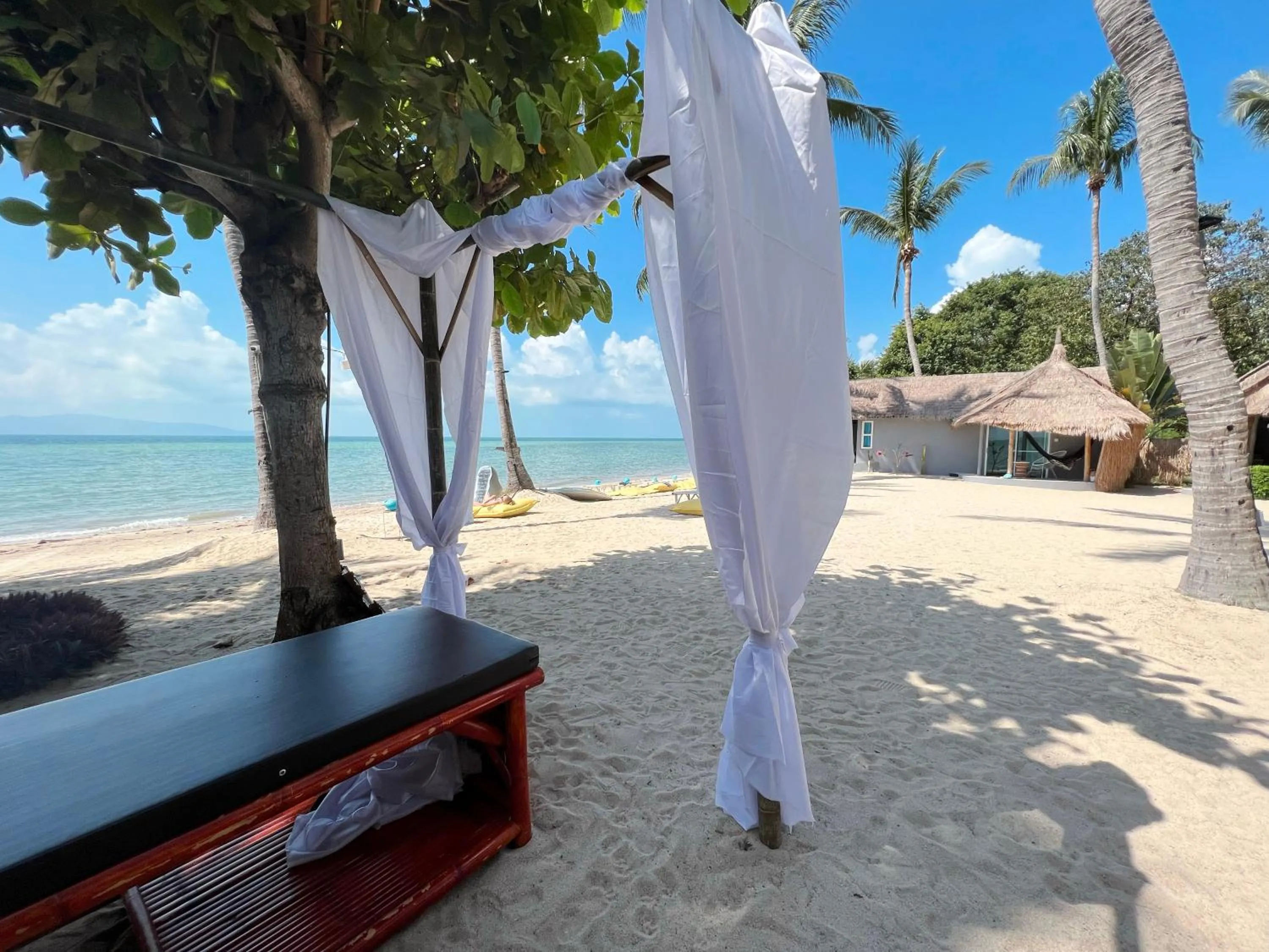 Massage in Sea Love Beach Bar & Bungalows