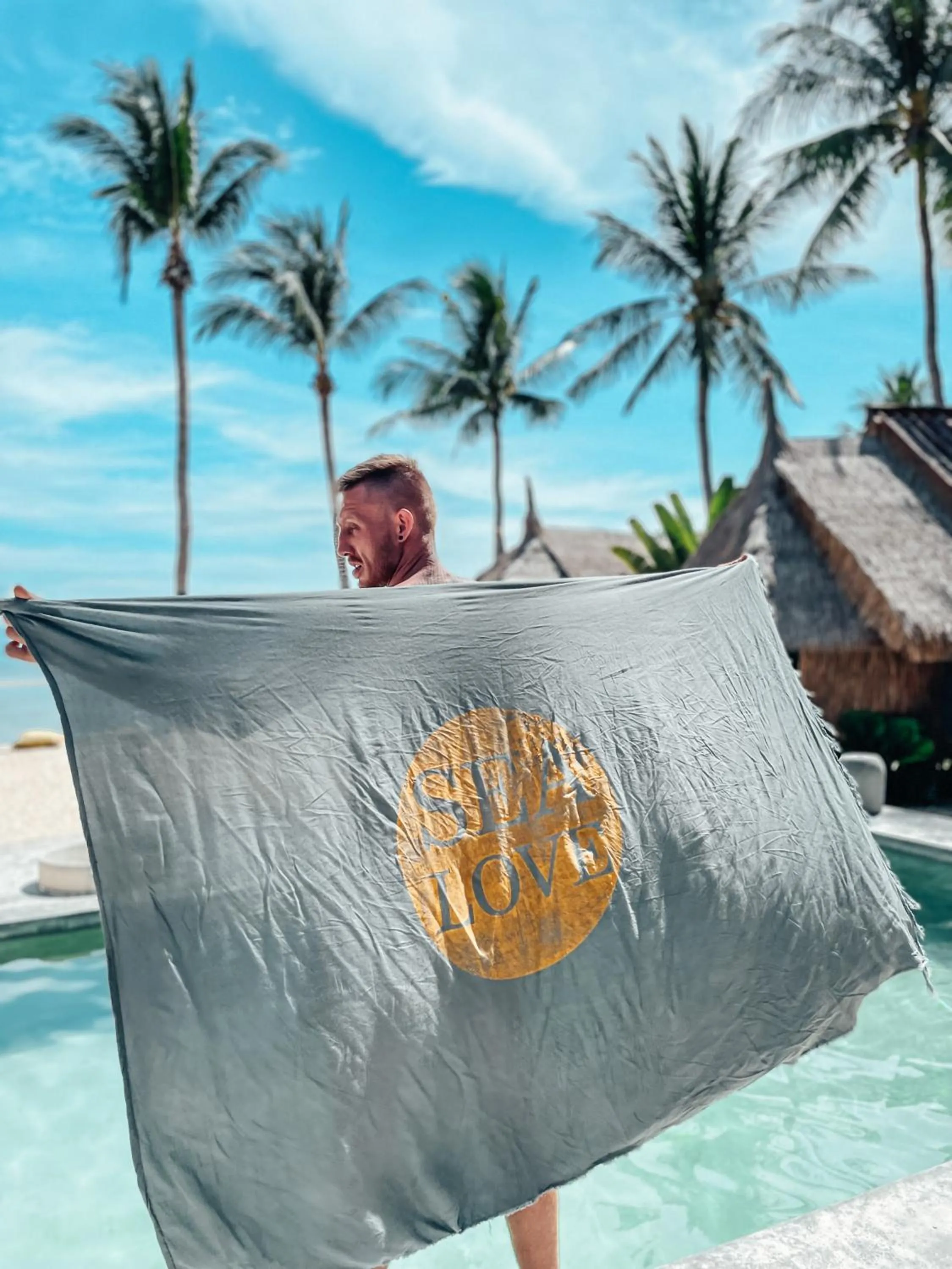 Swimming pool in Sea Love Beach Bar & Bungalows