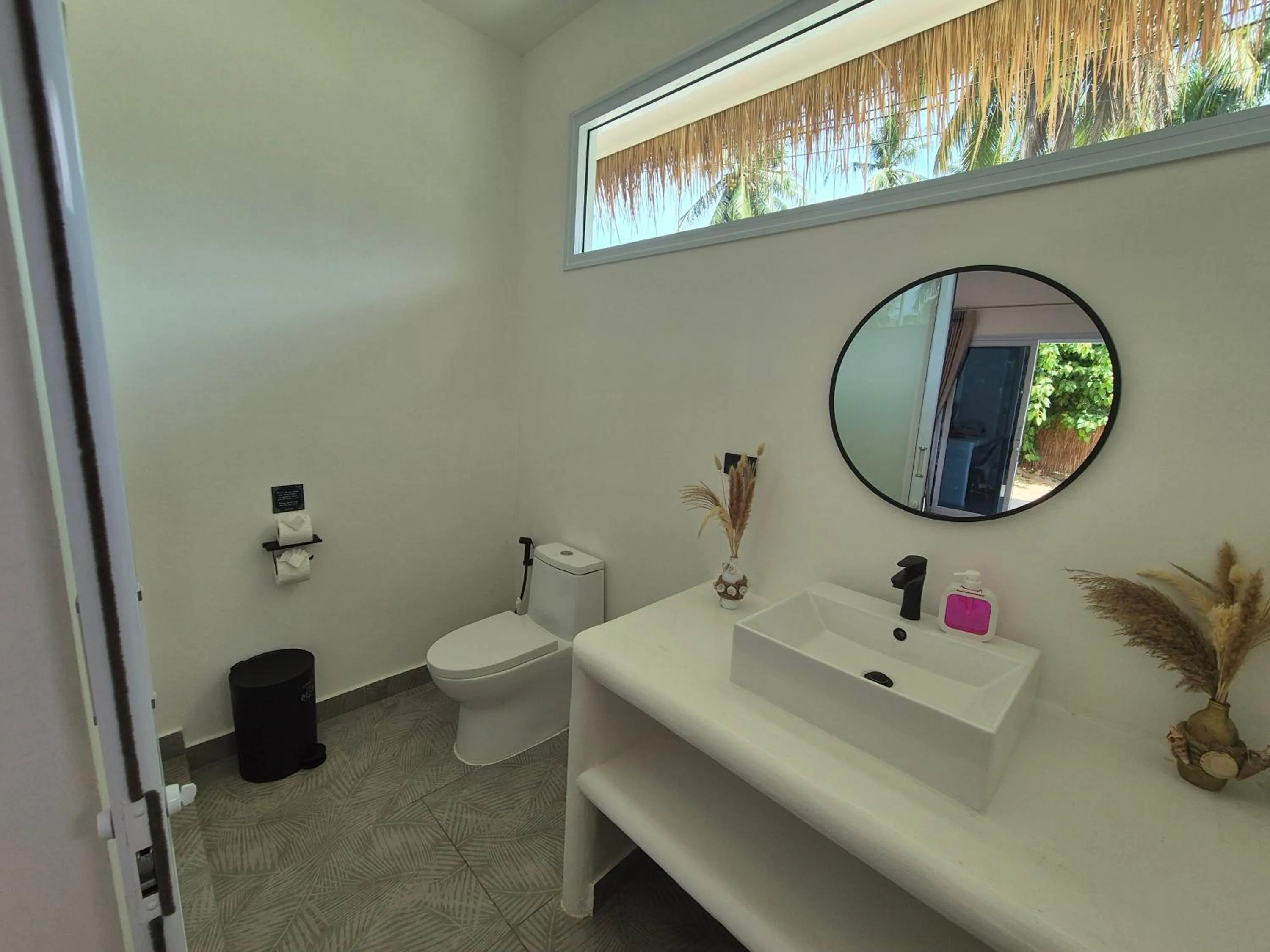 Bathroom in Sea Love Beach Bar & Bungalows