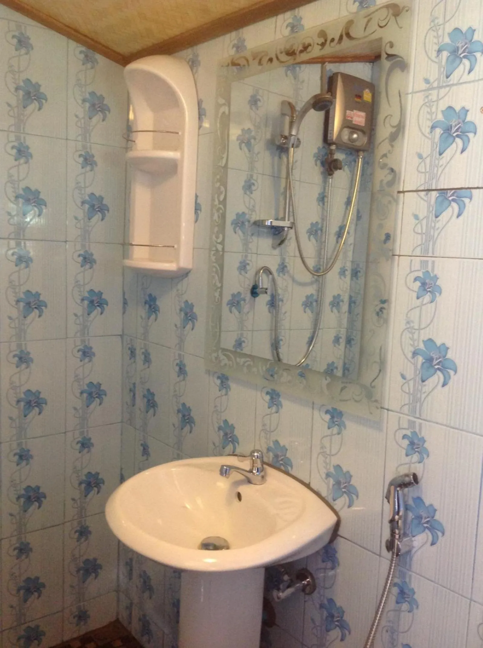 Bathroom in New Hut Bungalow