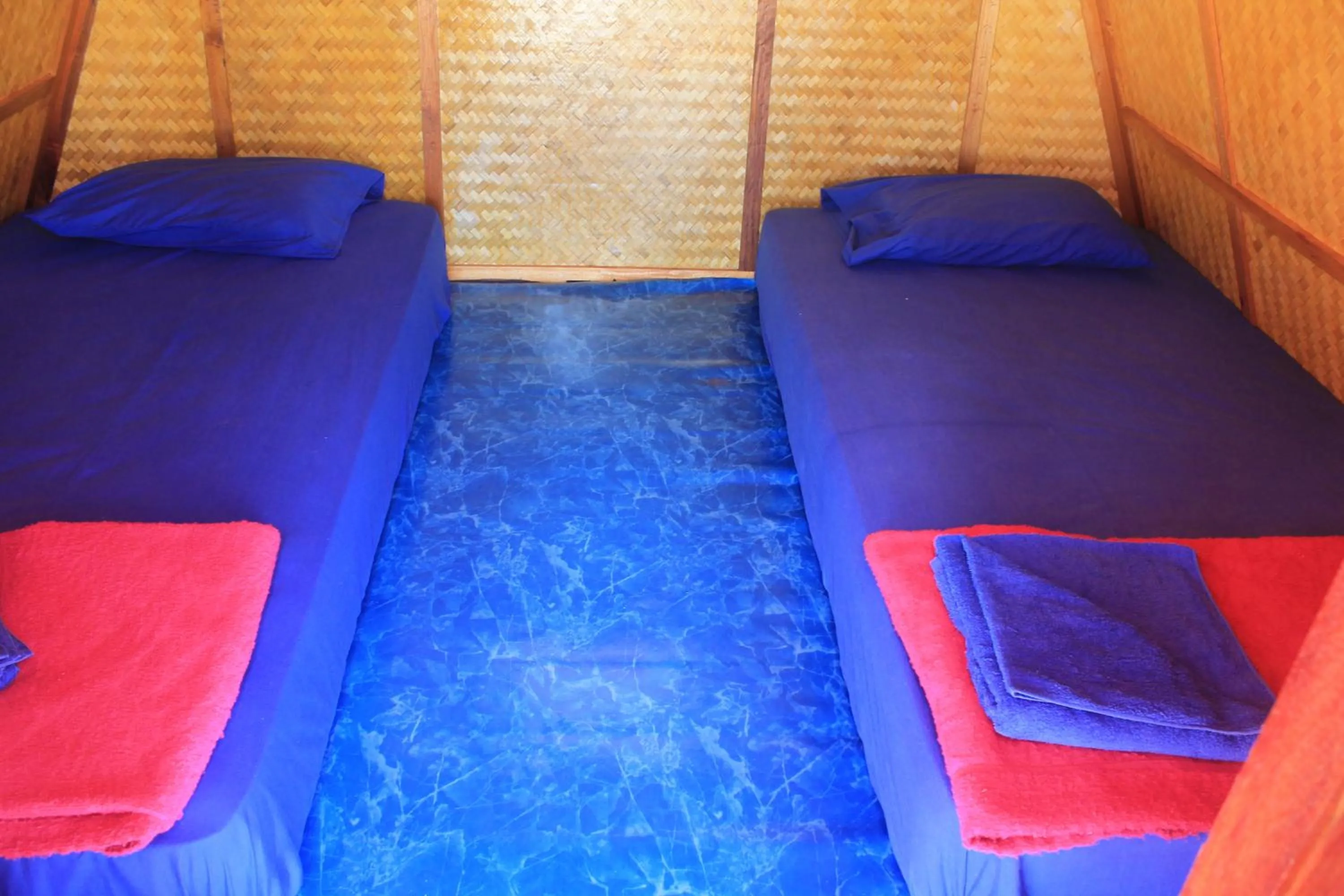 Bed in New Hut Bungalow