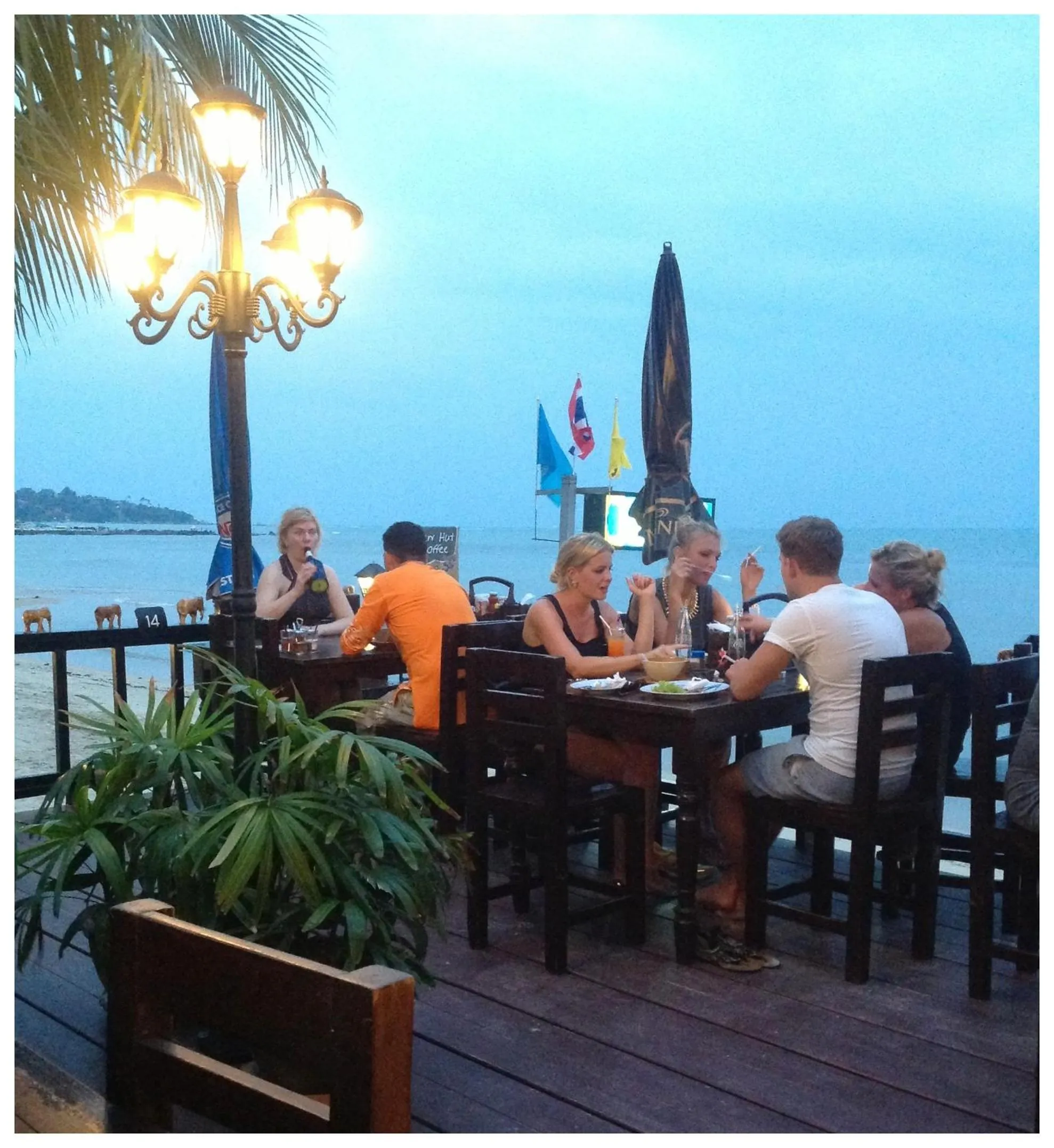 Restaurant/places to eat in New Hut Bungalow