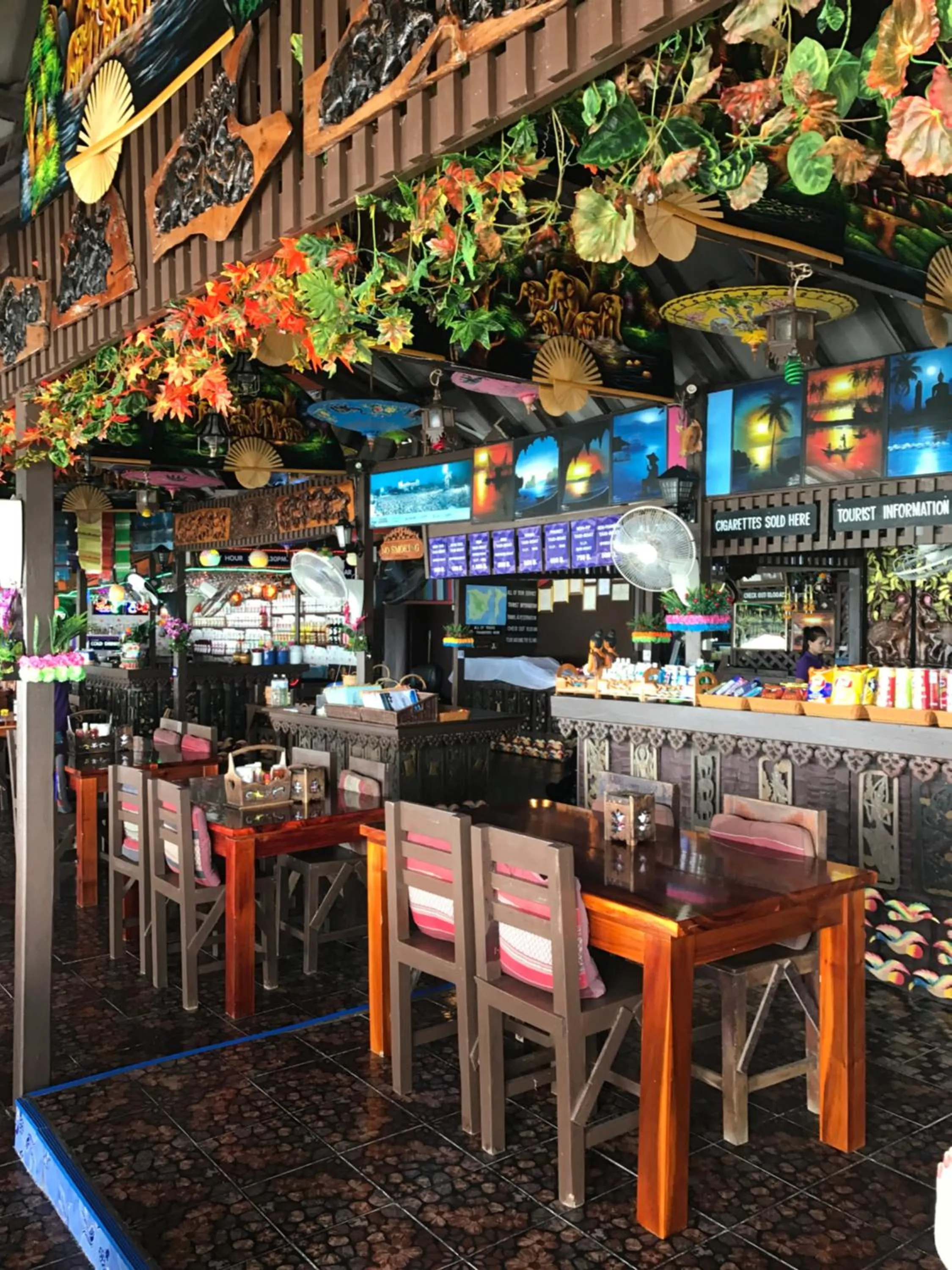Restaurant/places to eat in New Hut Bungalow