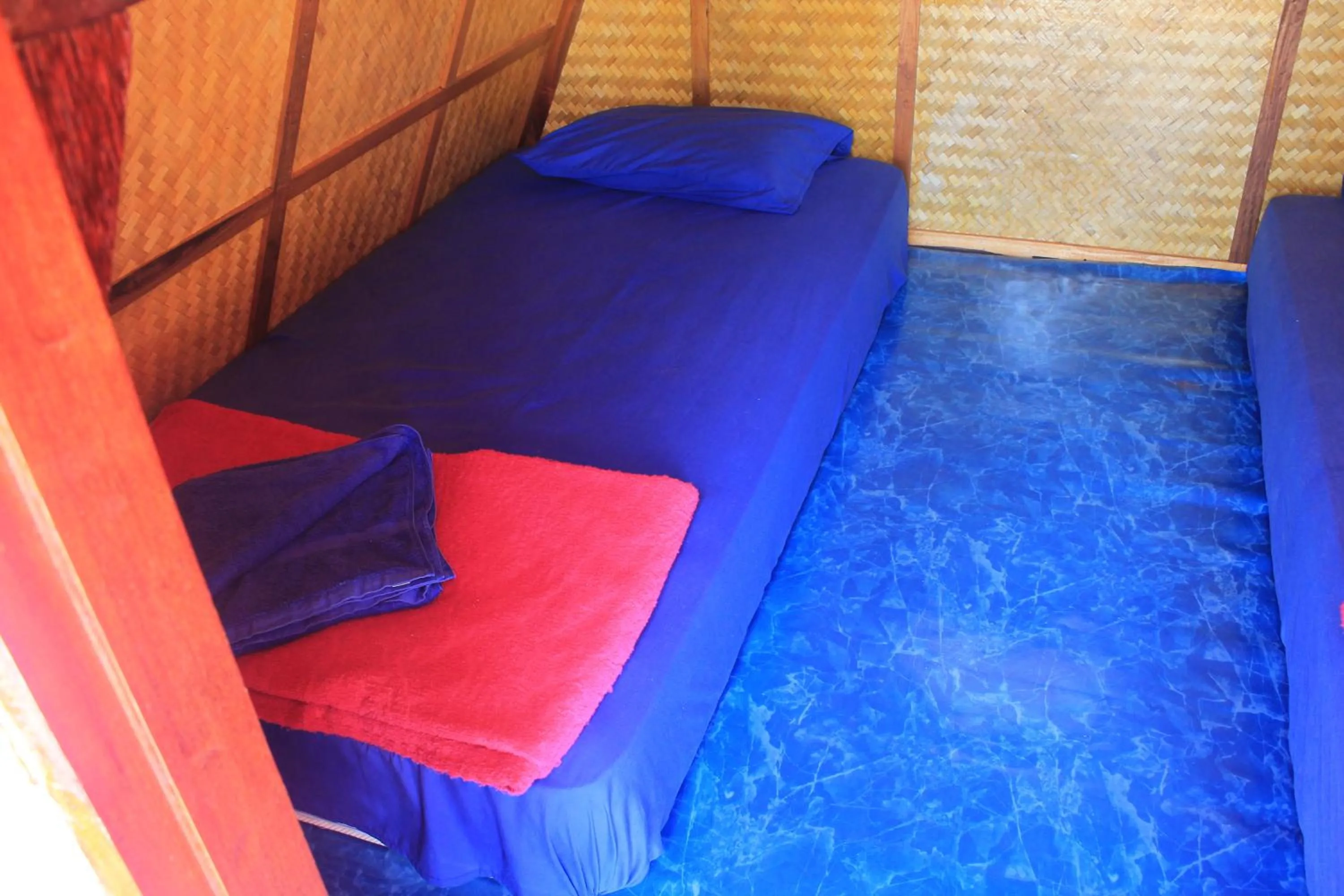 Bed in New Hut Bungalow
