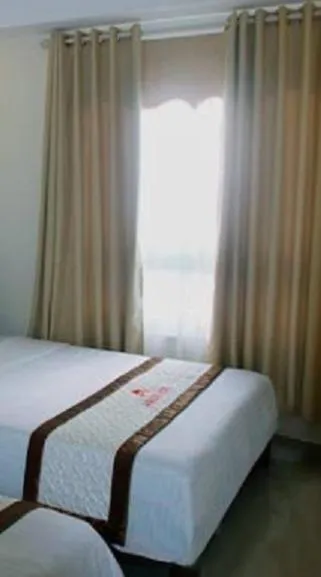 Bed in Paradise Hotel