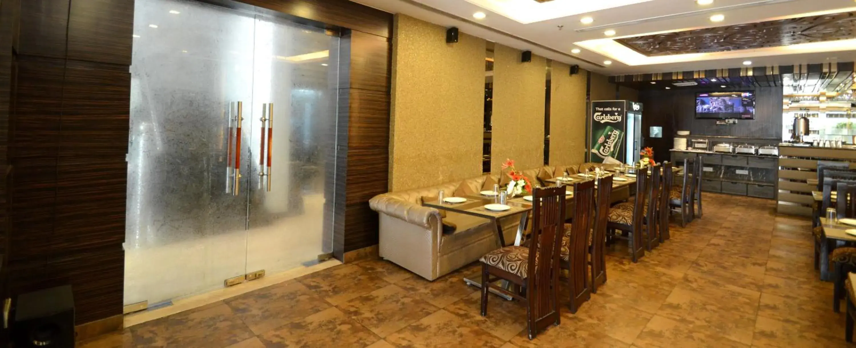 Restaurant/places to eat in Hotel Metro View Restaurant/places to eat in Hotel Metro View