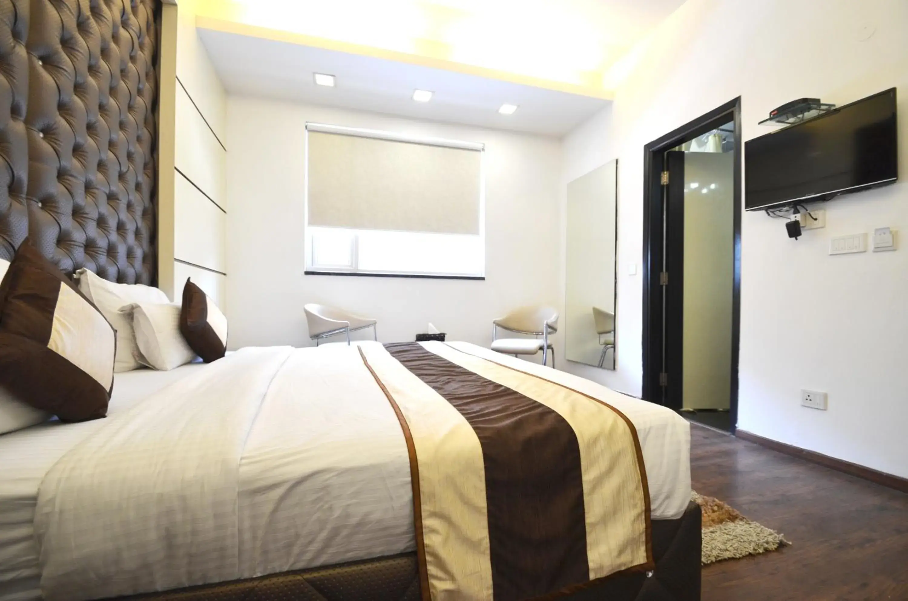 Photo of the whole room, Bed in Hotel Metro View Photo of the whole room, Bed in Hotel Metro View