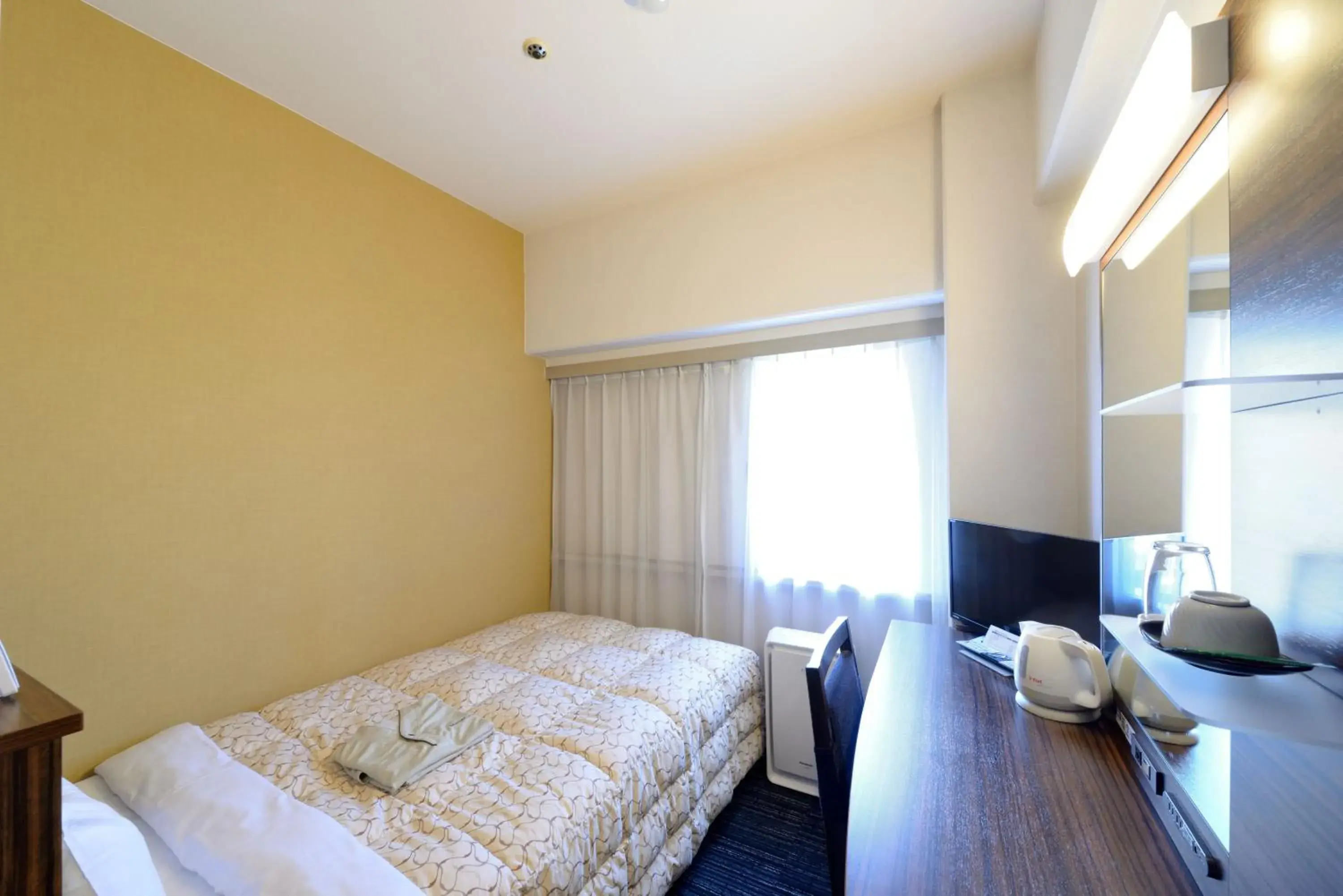 Photo of the whole room, Bed in Toyama Manten Hotel Photo of the whole room, Bed in Toyama Manten Hotel