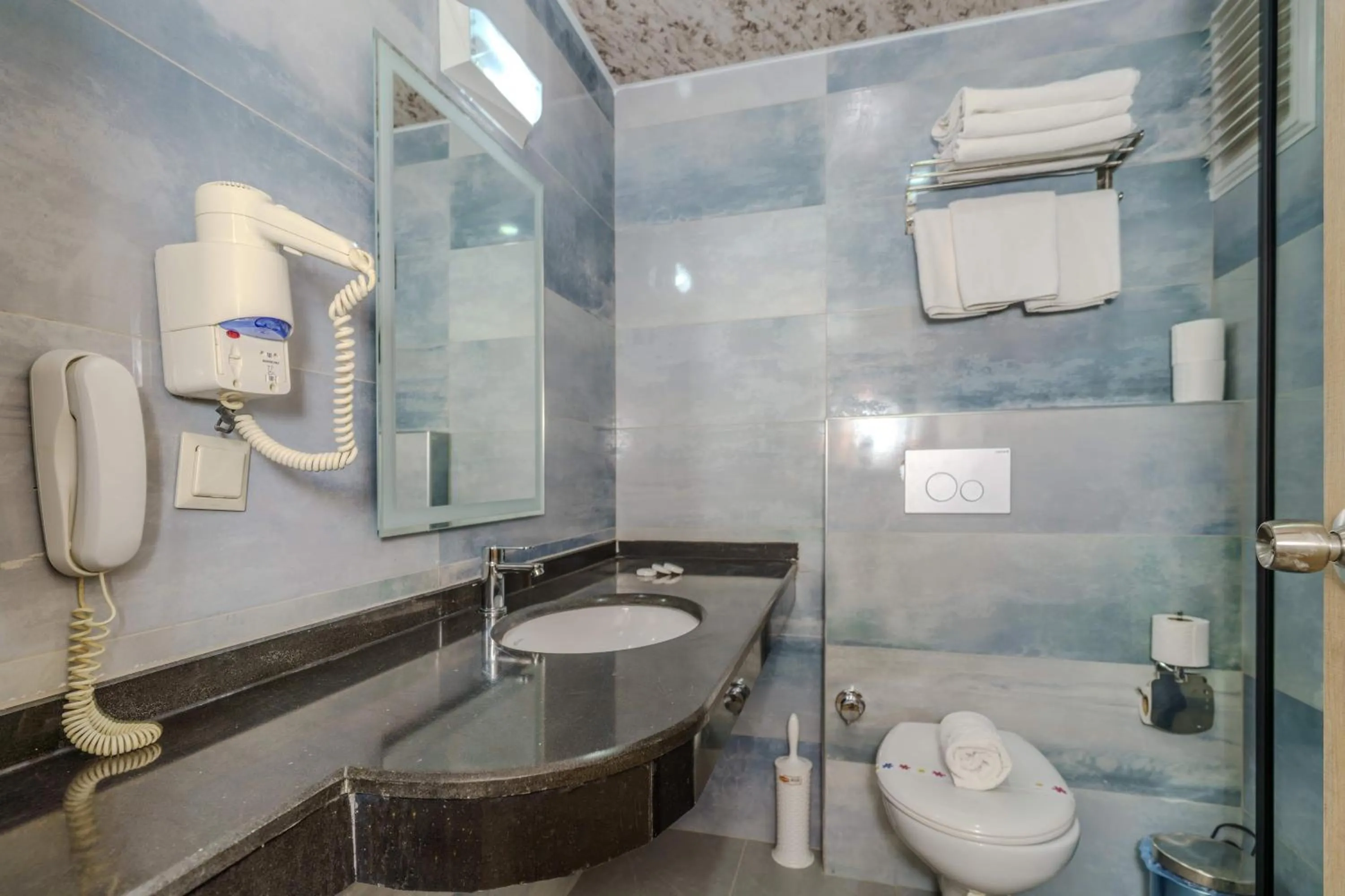 Shower in Arsi Blue Beach Hotel