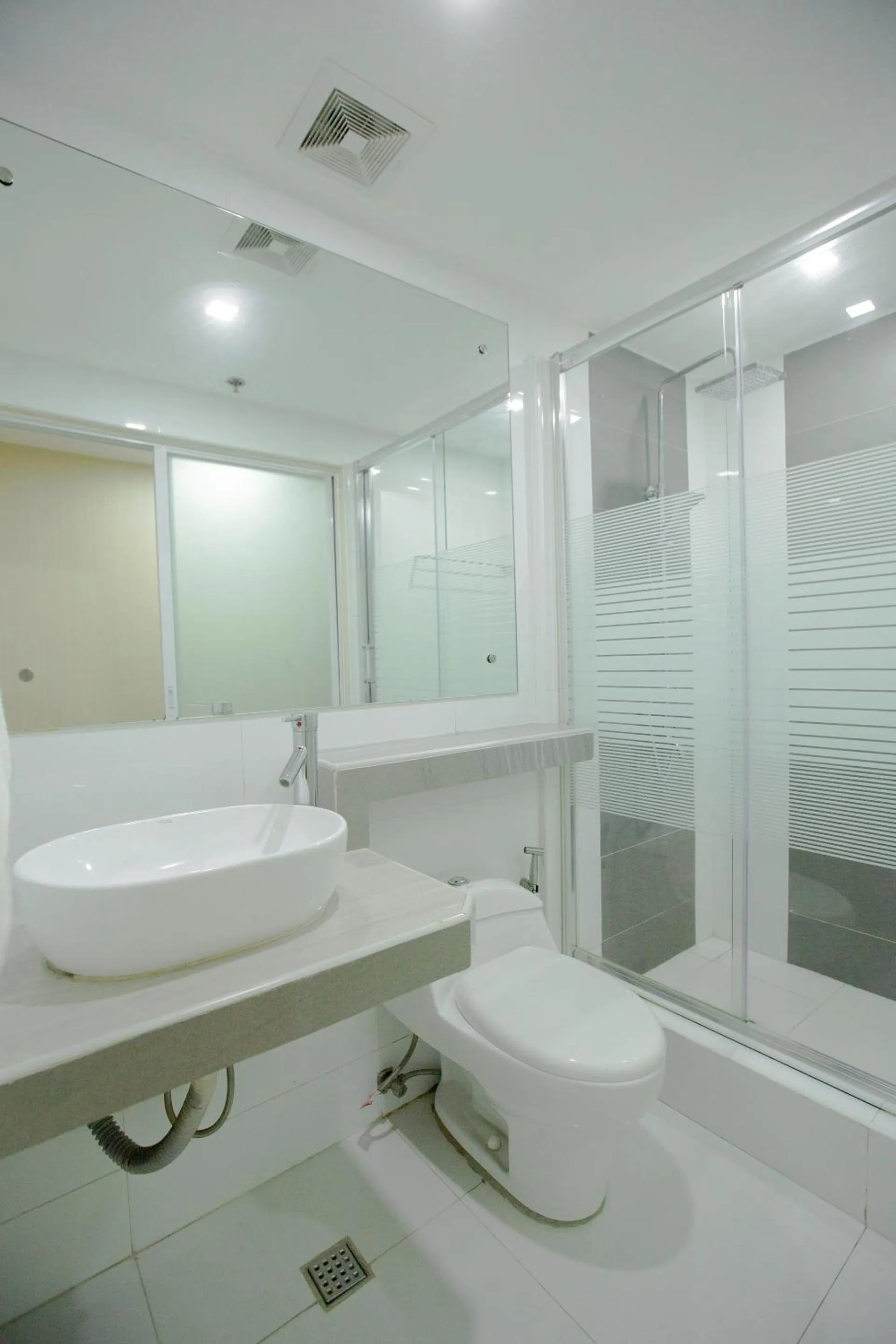 Bathroom in Newgrange Condotel