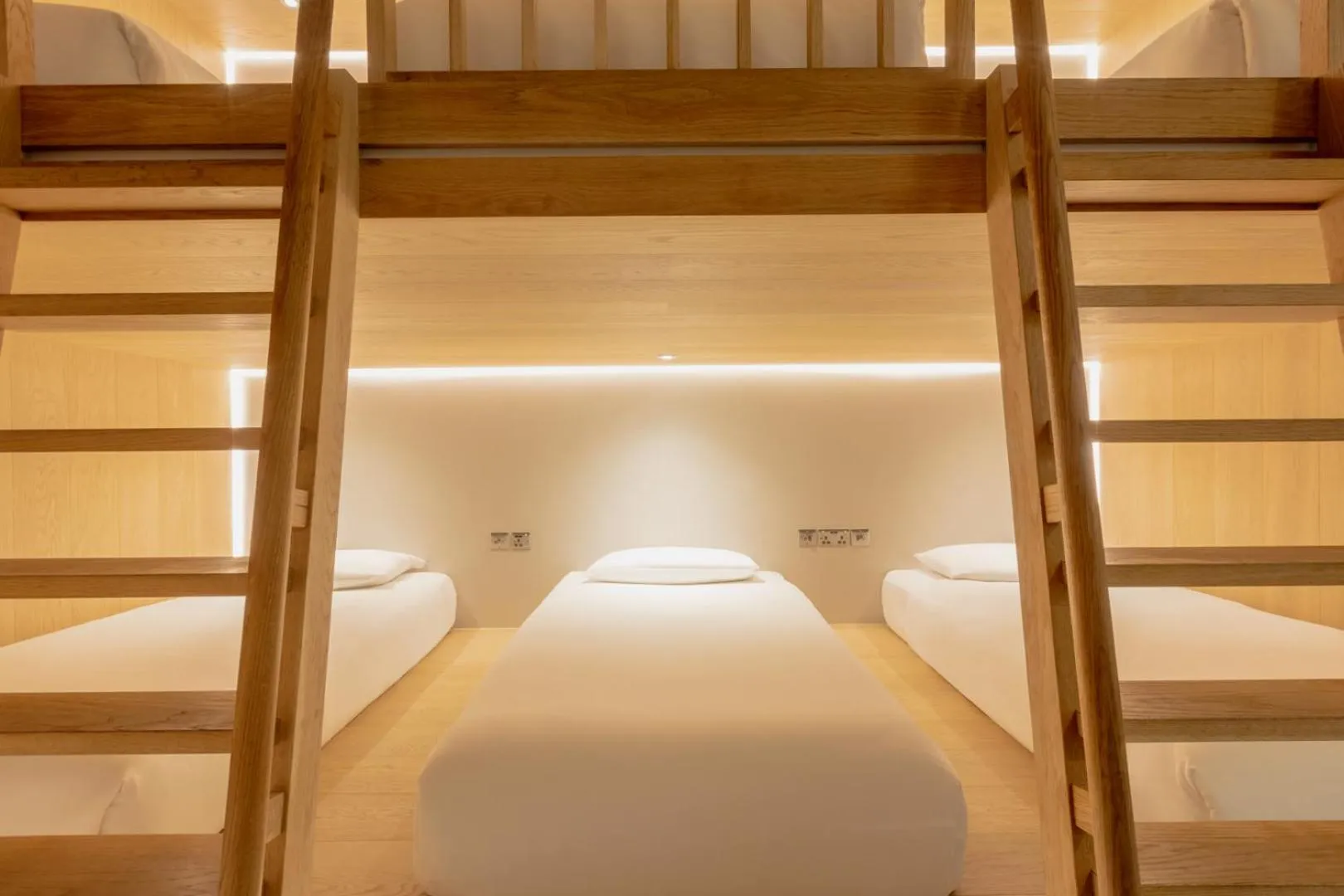 Bed in Zedwell Hotel Piccadilly Circus