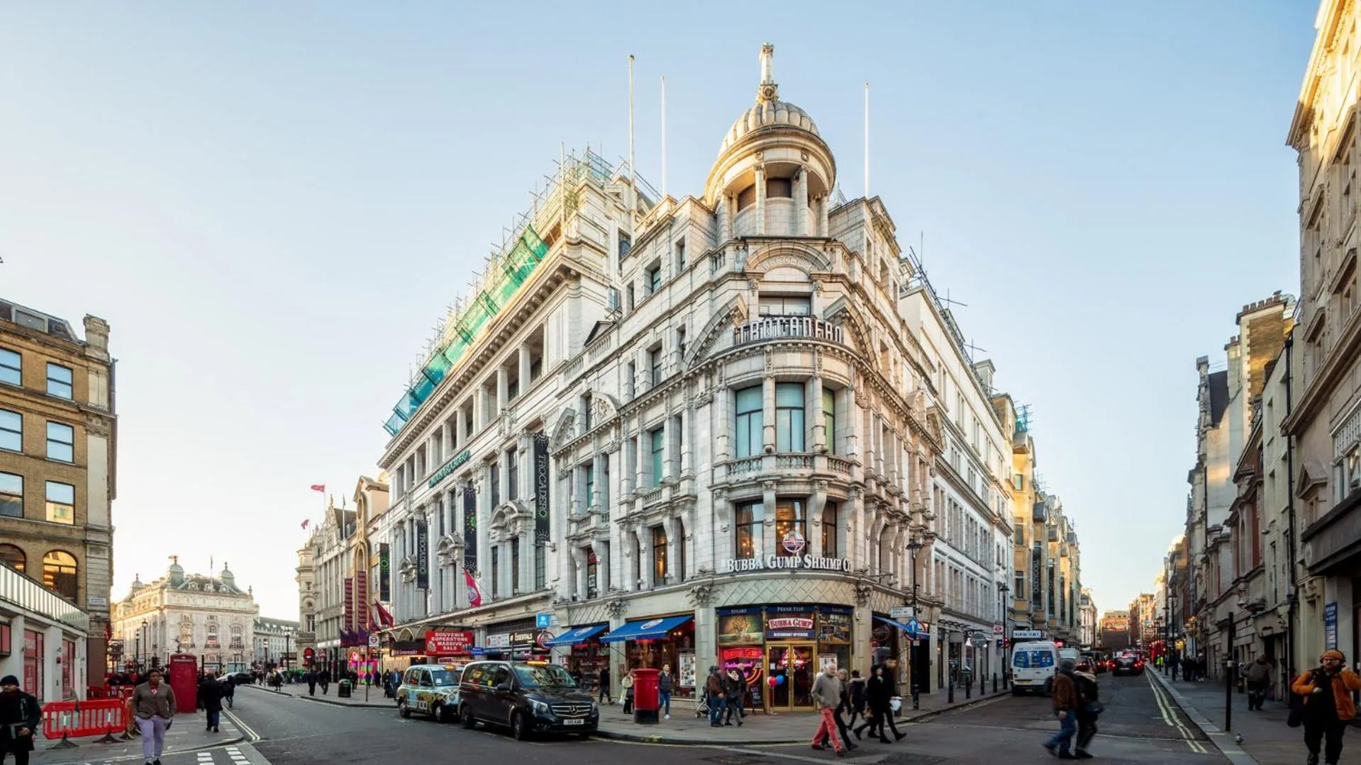 Property building in Zedwell Hotel Piccadilly Circus