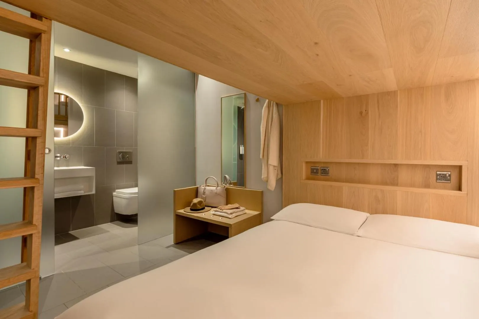 Bed in Zedwell Hotel Piccadilly Circus