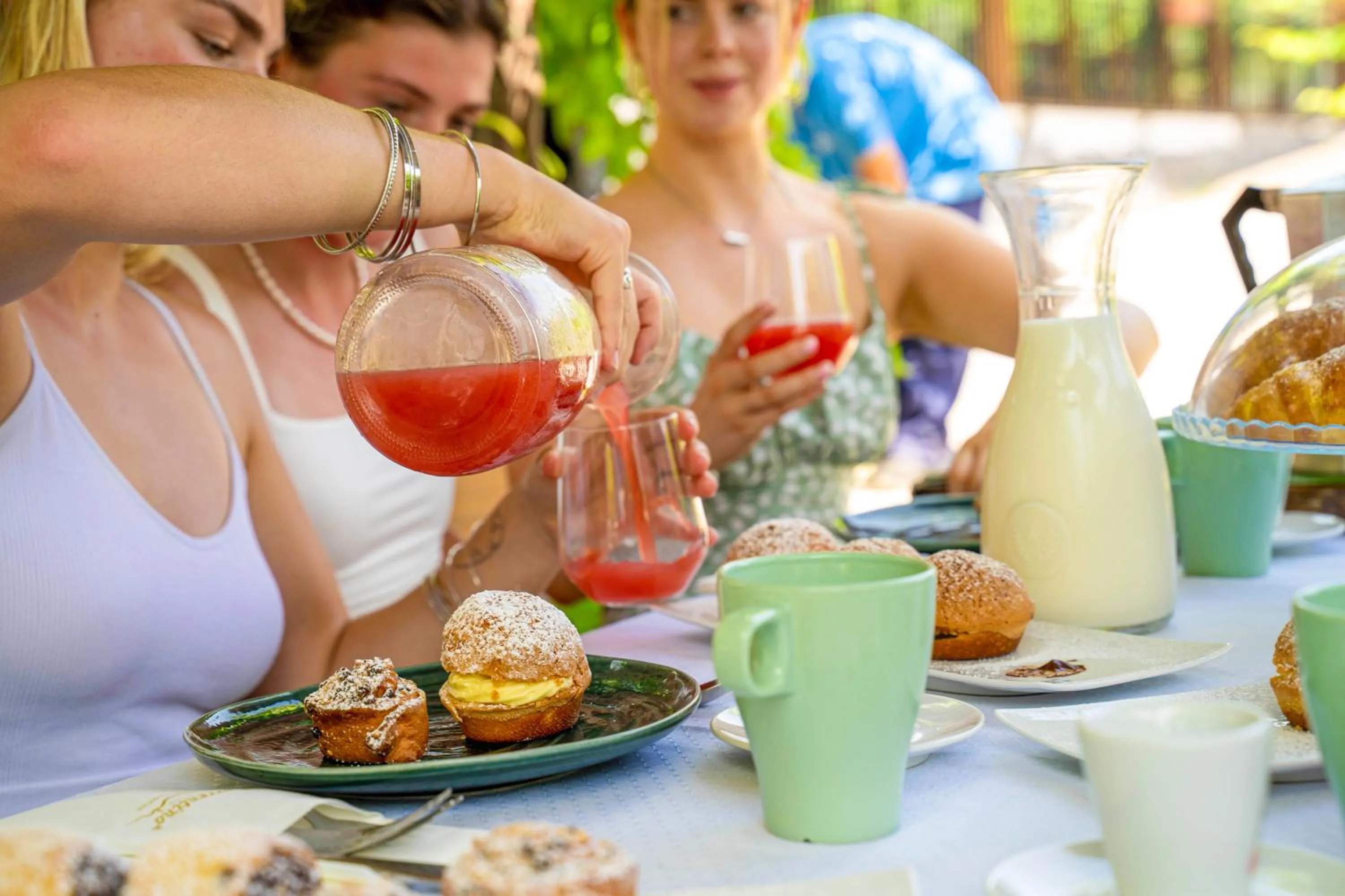 Restaurant/places to eat in Vesuvio Inn Bed & Wine Experience