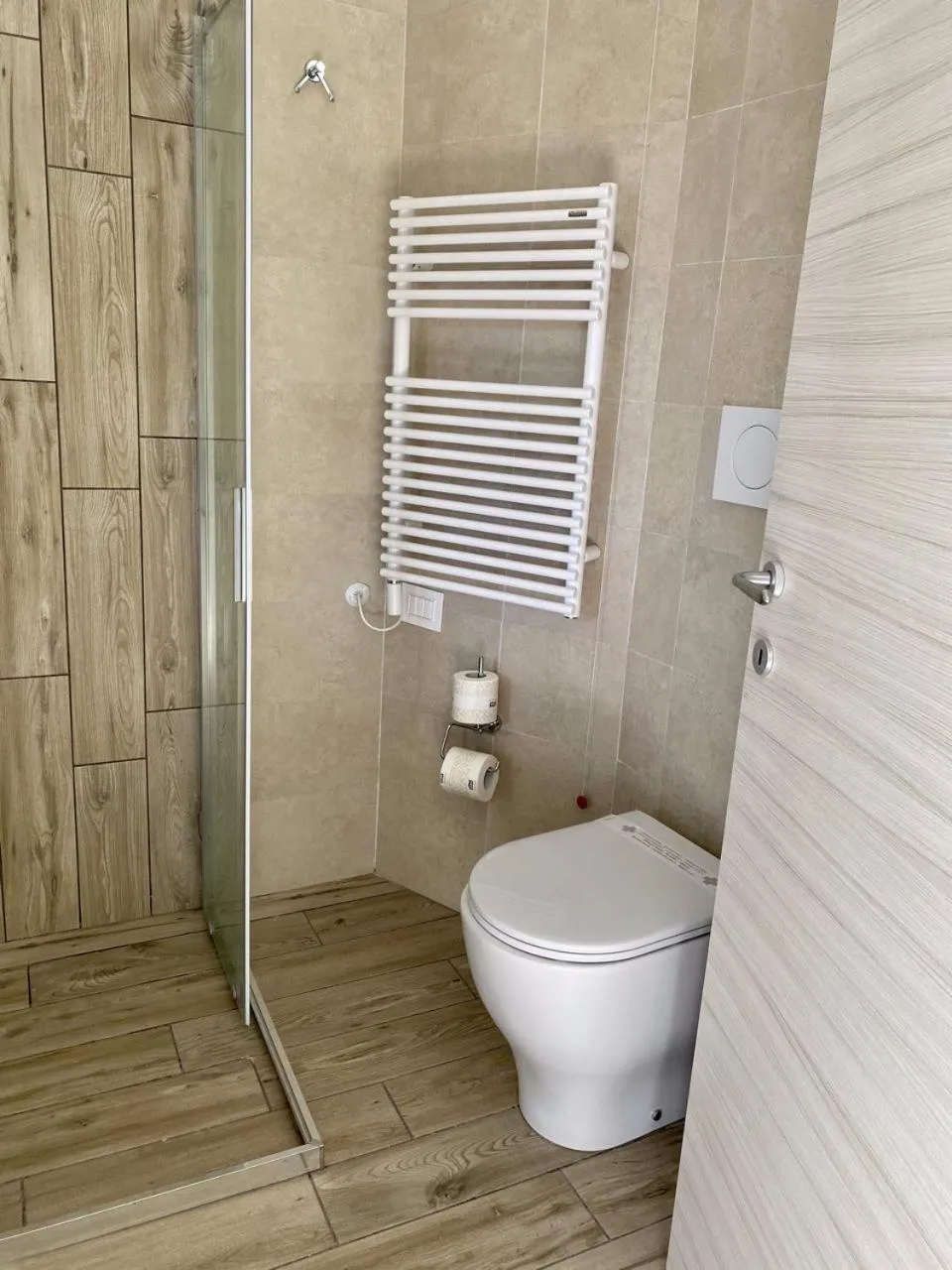 Shower in Vesuvio Inn Bed & Wine Experience