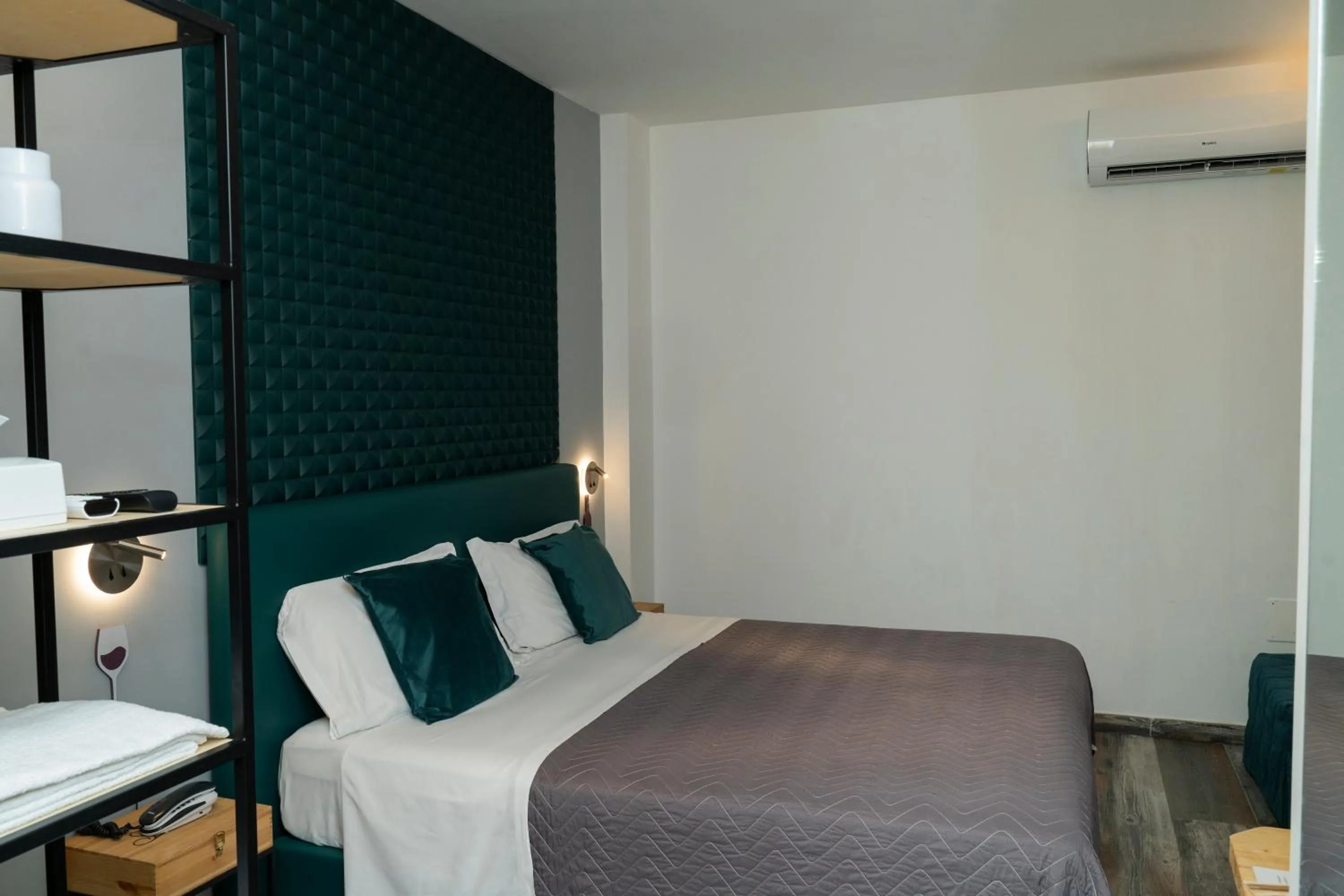 Bed in Vesuvio Inn Bed & Wine Experience