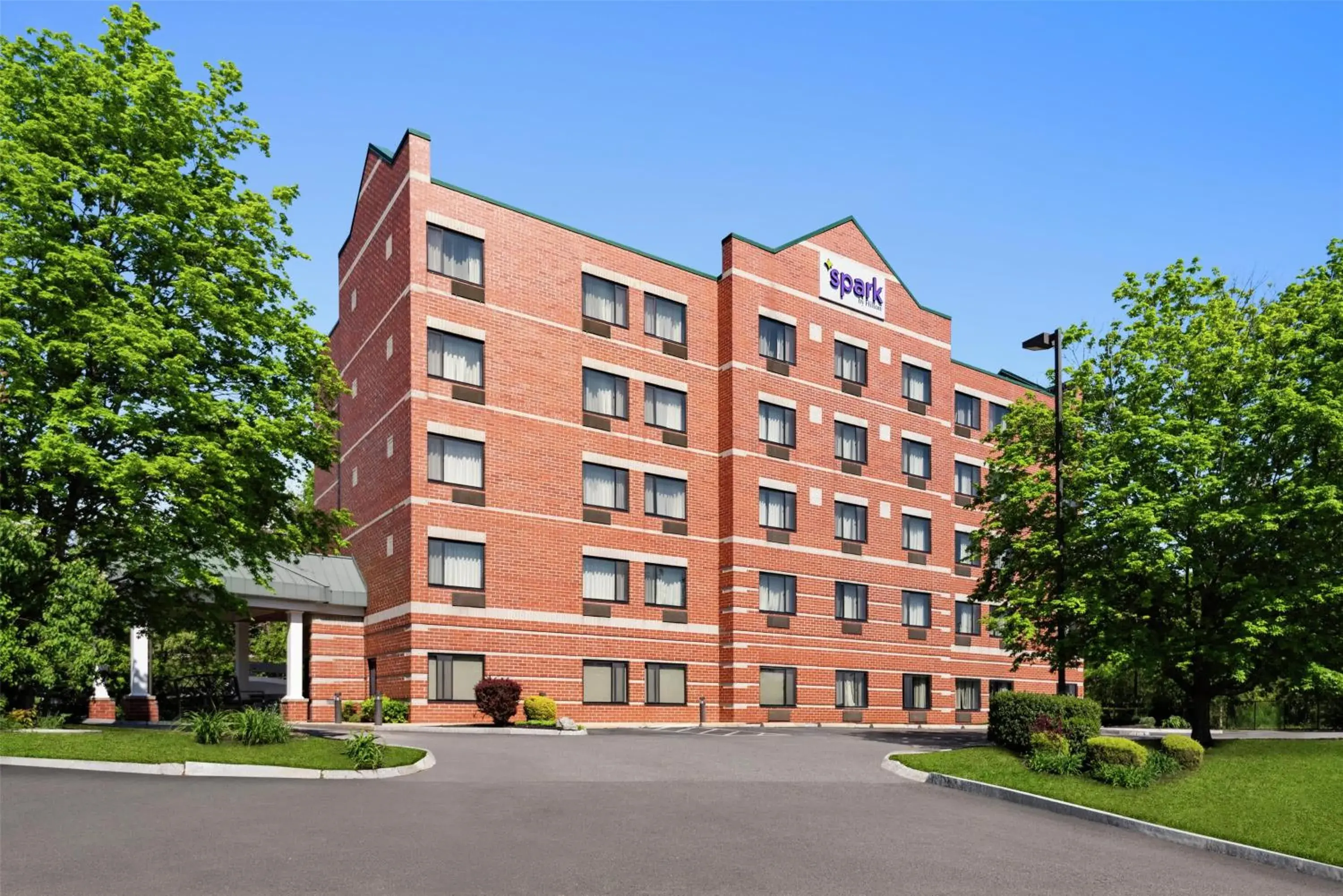 Property building in Spark by Hilton Woburn Boston Property building in Spark by Hilton Woburn Boston