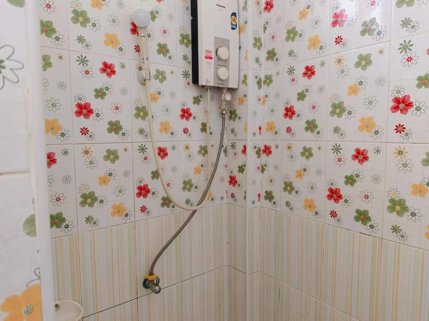 Shower in Pooma Resort