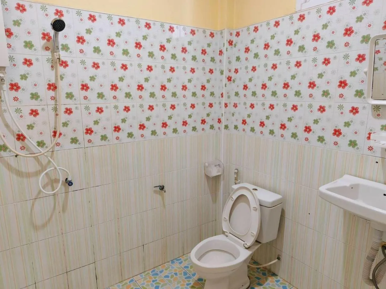 Shower in Pooma Resort