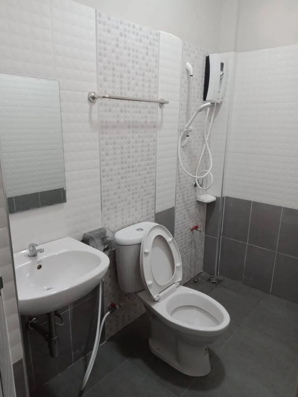 Shower in Pooma Resort