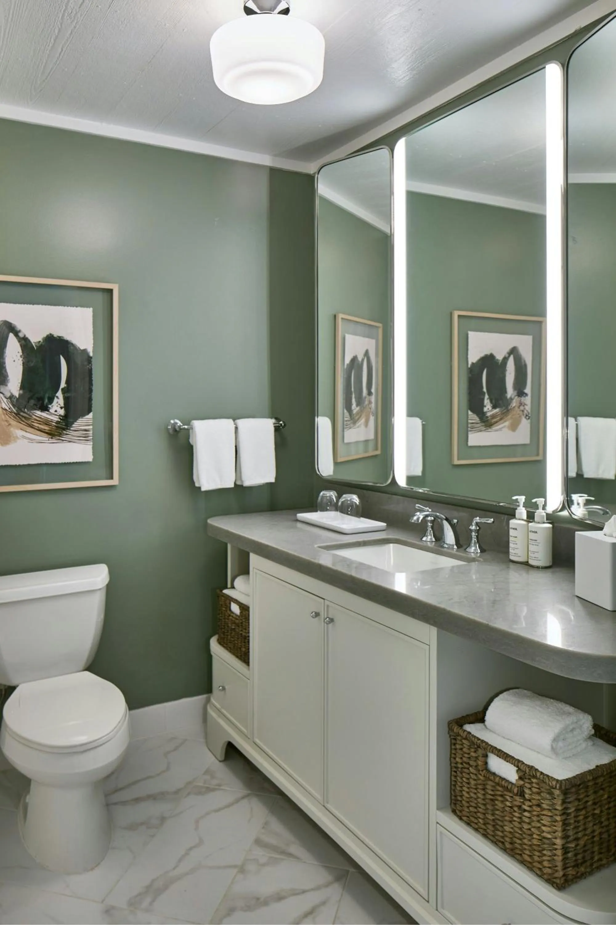 Bathroom in The Inn at Celebration, Autograph Collection