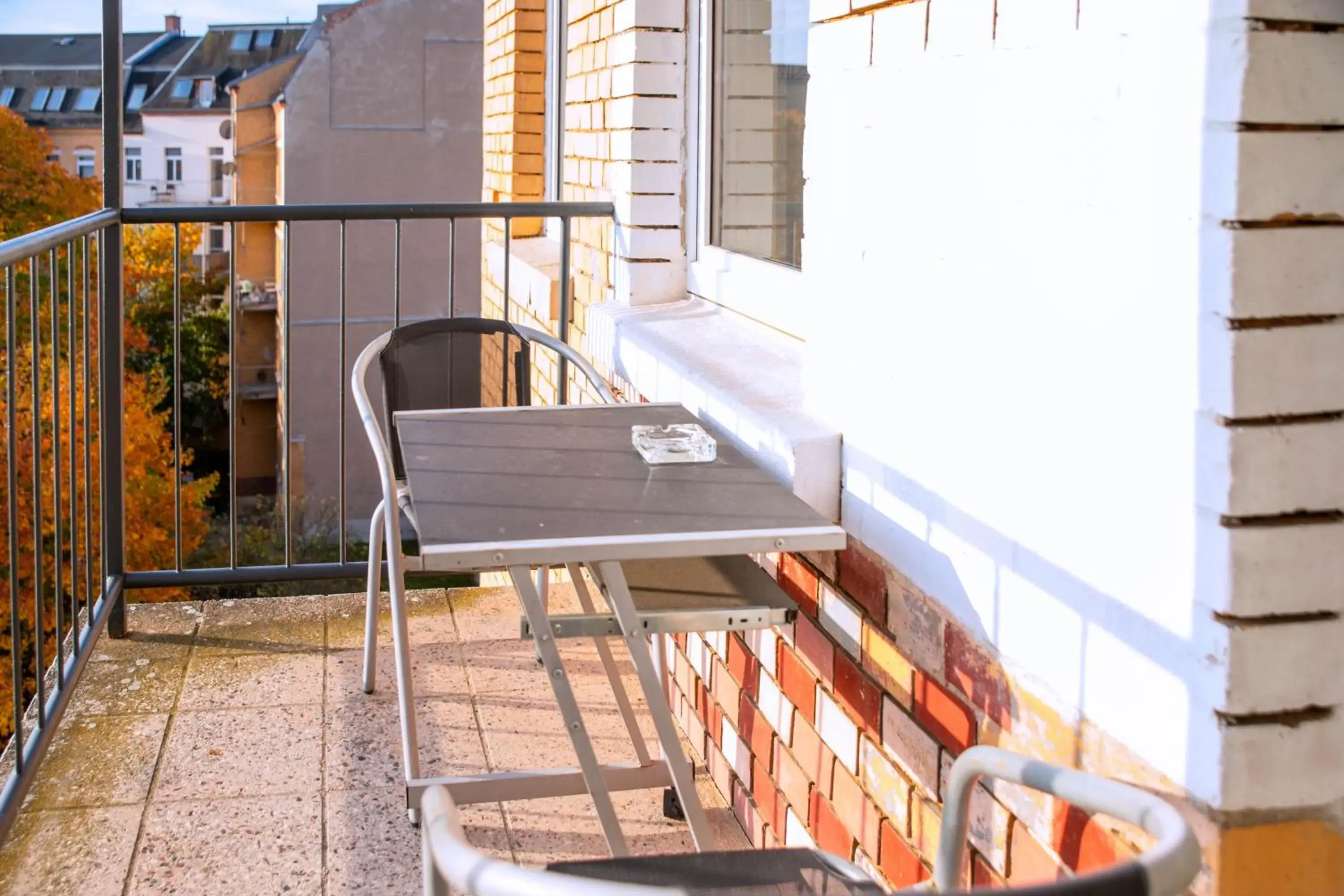 Three-Bedroom Apartment with Balcony in Rothenberger Plauen Three-Bedroom Apartment with Balcony in Rothenberger Plauen