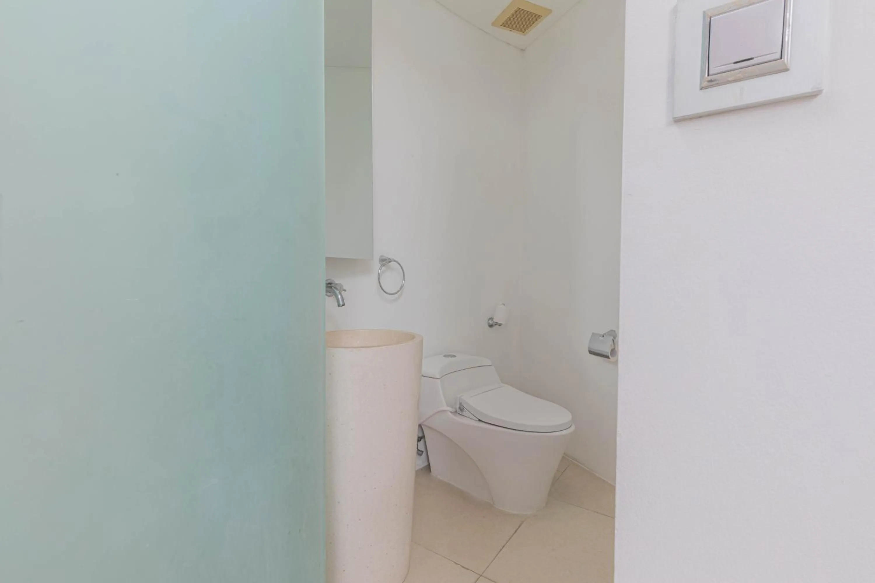 Toilet in Taman Mesari Luxury Villas-Seminyak