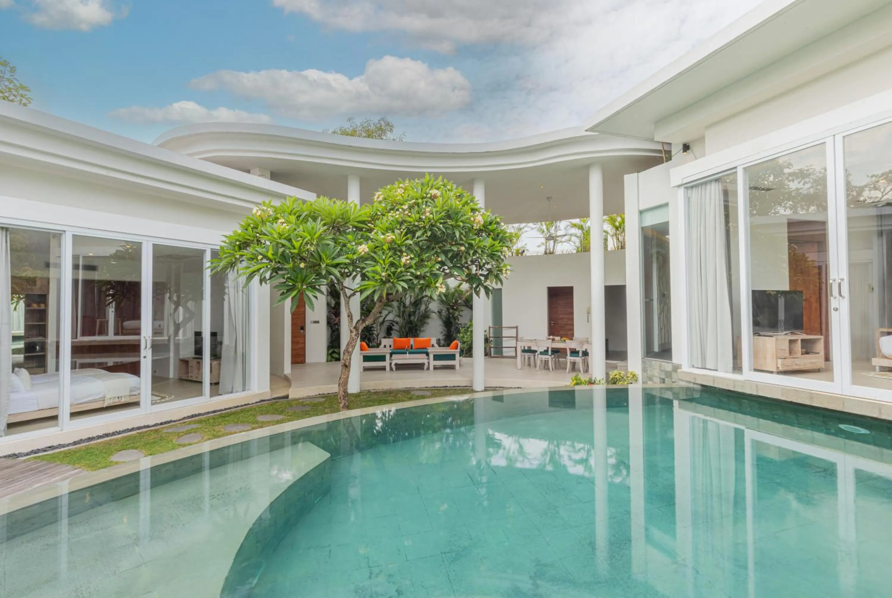 Property building in Taman Mesari Luxury Villas-Seminyak