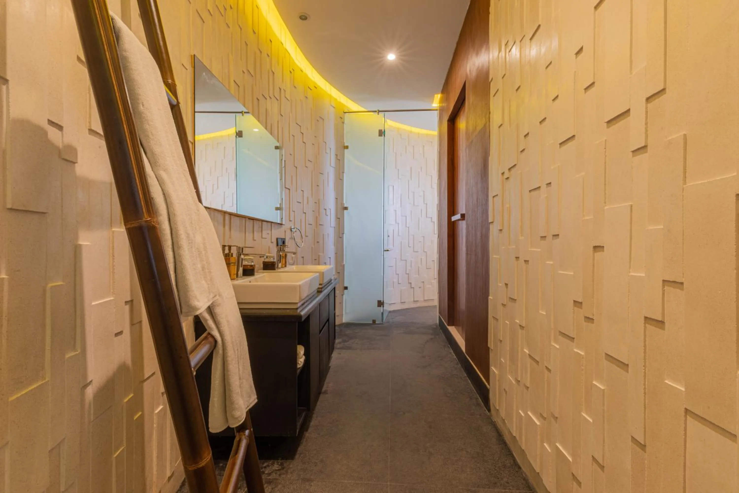 Bathroom in Taman Mesari Luxury Villas-Seminyak