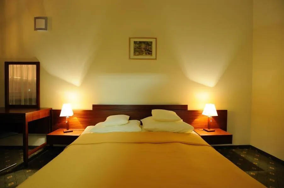 Photo of the whole room, Bed in Rezydencja Prezydenta RP Zamek w Wiśle