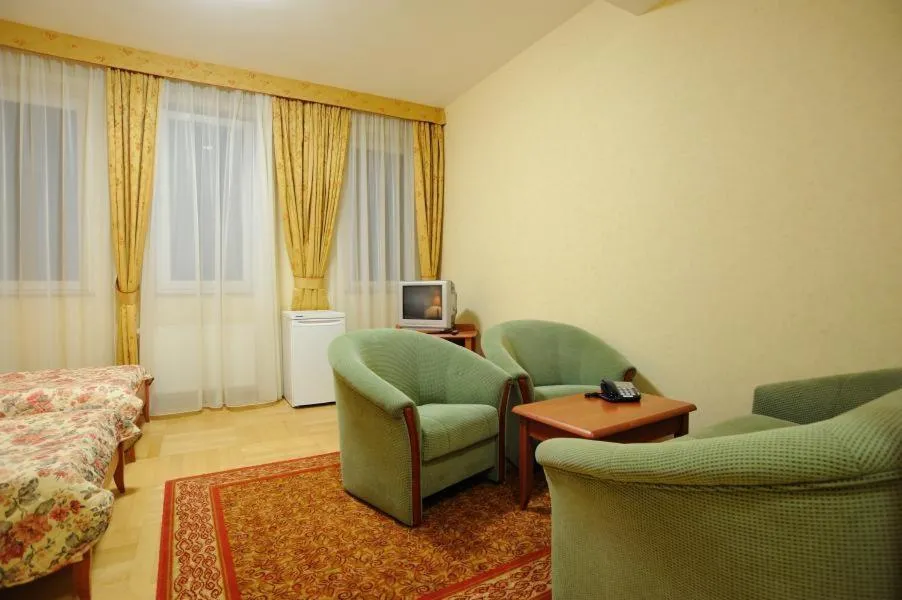Seating area, Bed in Rezydencja Prezydenta RP Zamek w Wiśle