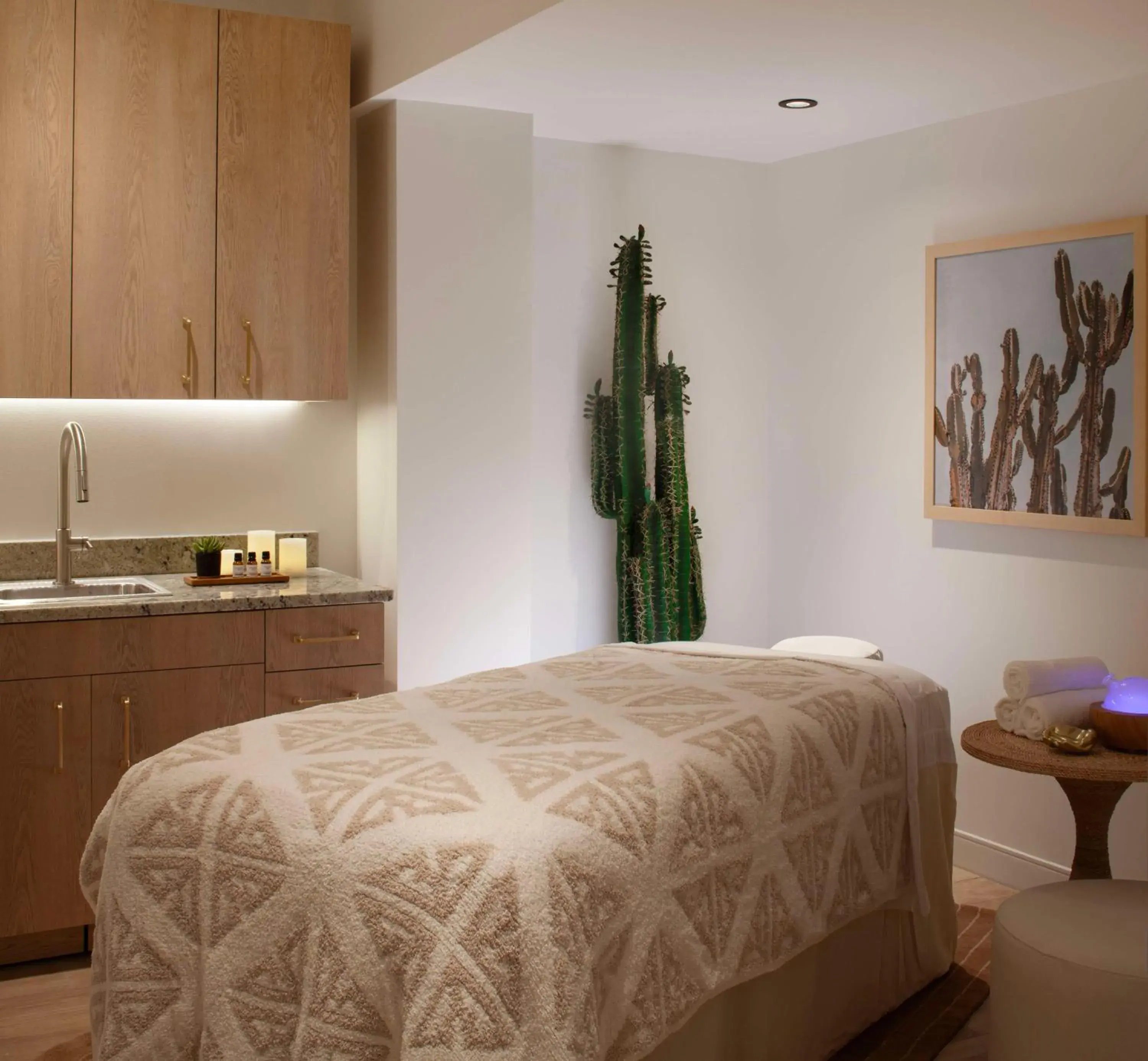 Spa and wellness centre/facilities, Bed in The Scottsdale Resort & Spa, Curio Collection by Hilton Spa and wellness centre/facilities, Bed in The Scottsdale Resort & Spa, Curio Collection by Hilton