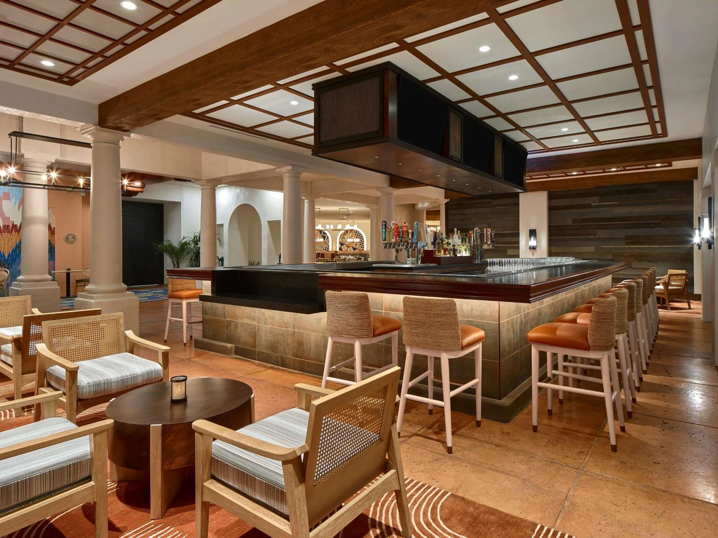 Lounge or bar in The Scottsdale Resort & Spa, Curio Collection by Hilton