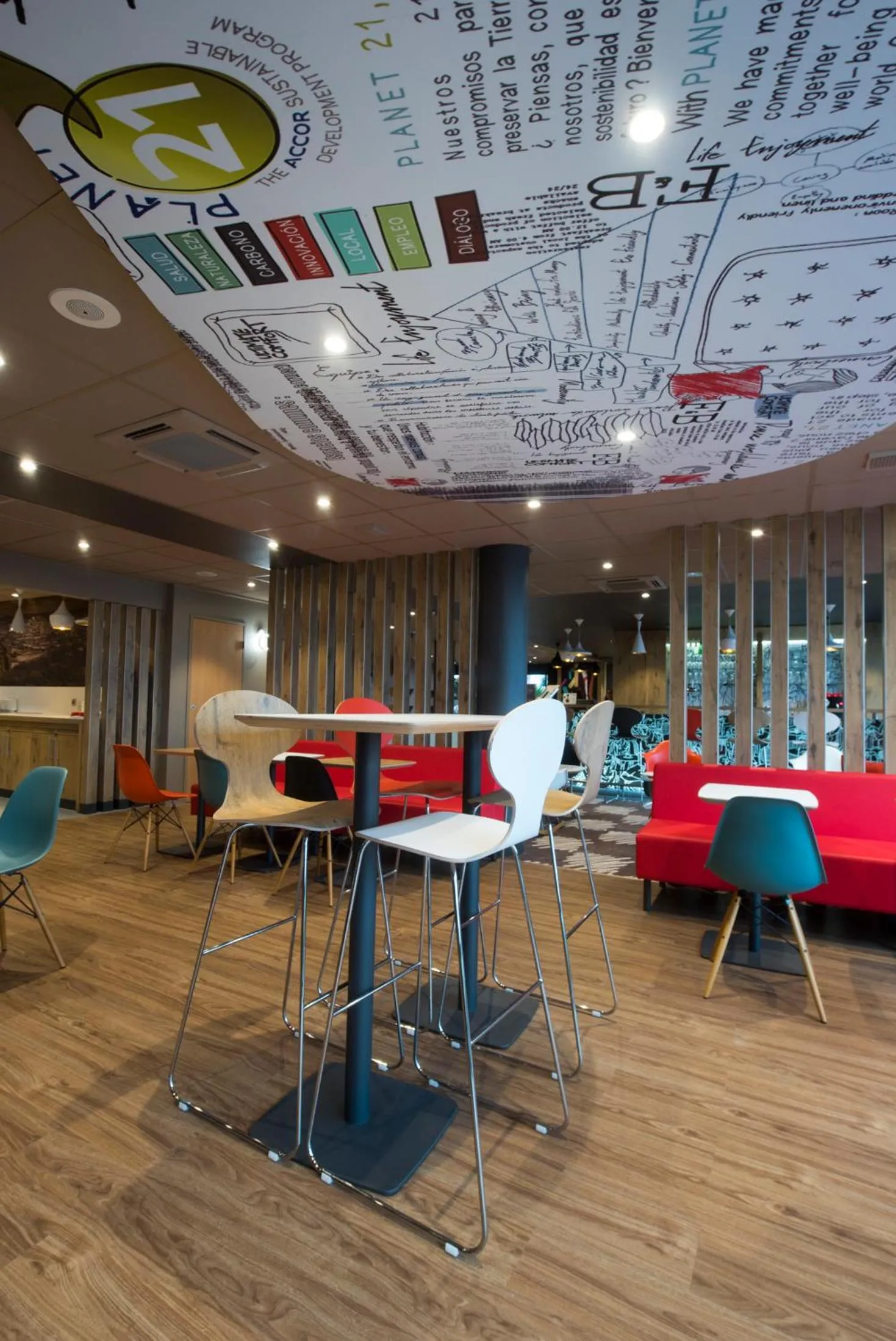 Lounge or bar in ibis Rouen Centre Champ de Mars