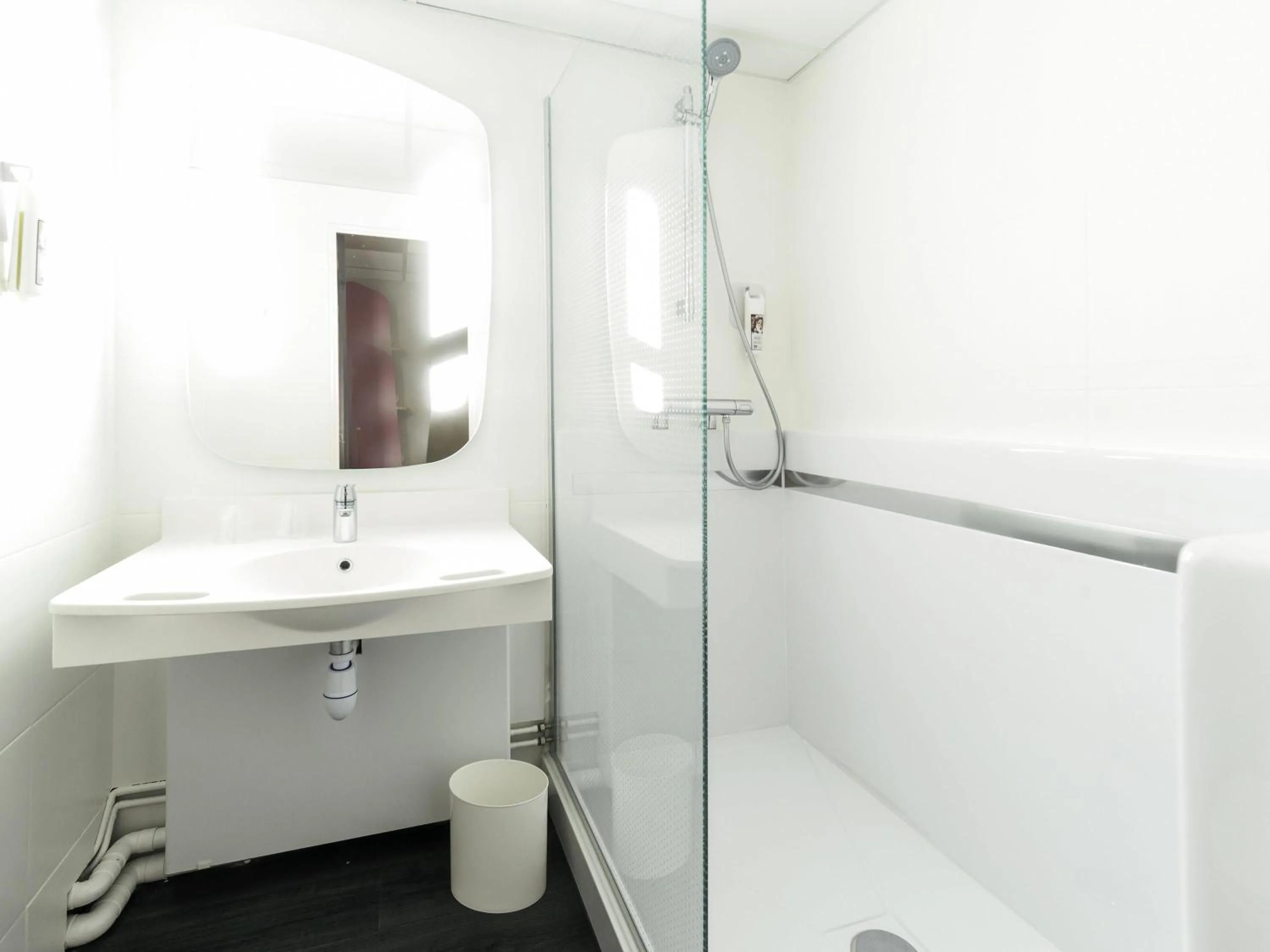 Bedroom in ibis Rouen Centre Champ de Mars