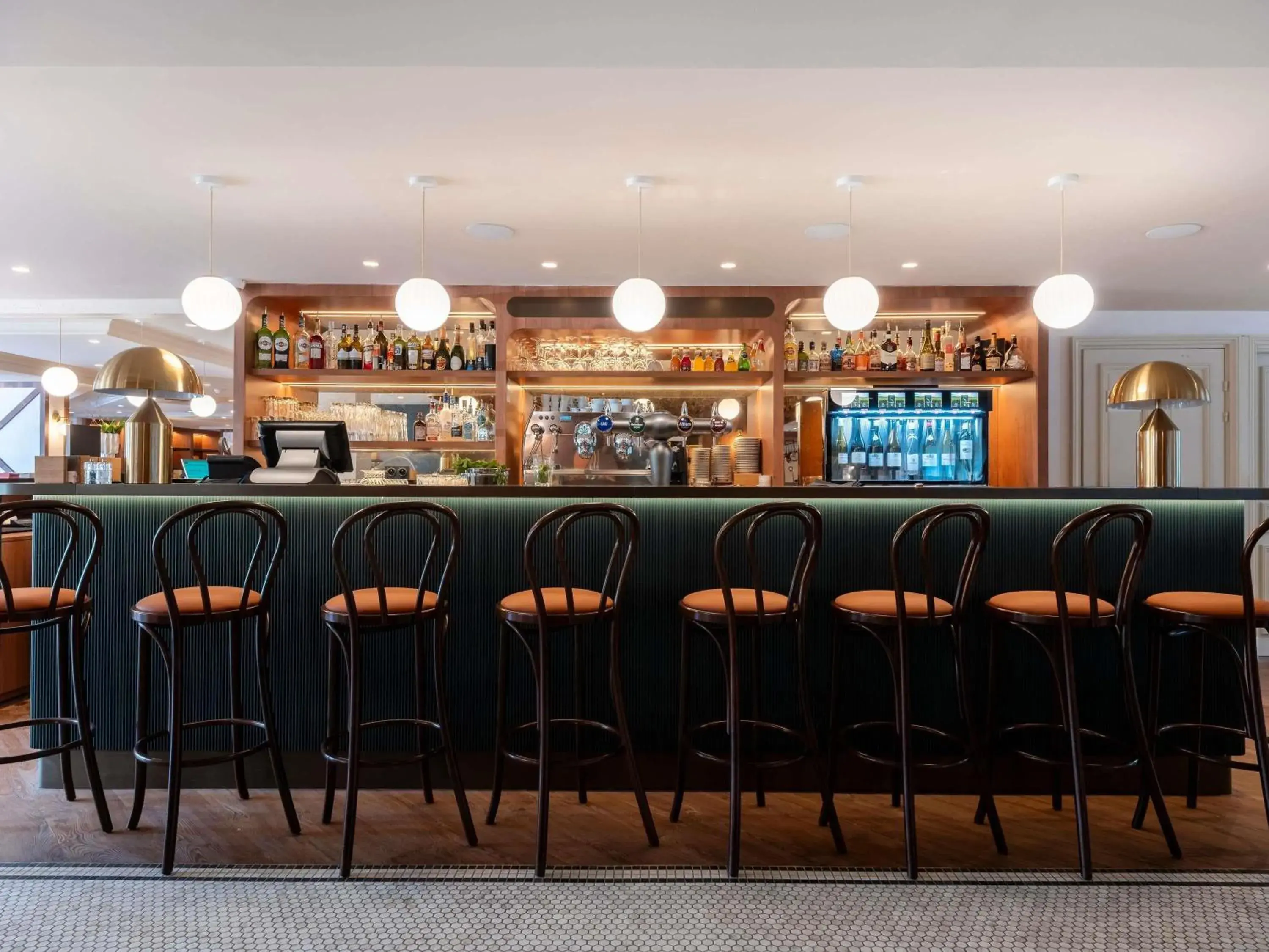 Lounge or bar in ibis Rouen Centre Champ de Mars Lounge or bar in ibis Rouen Centre Champ de Mars