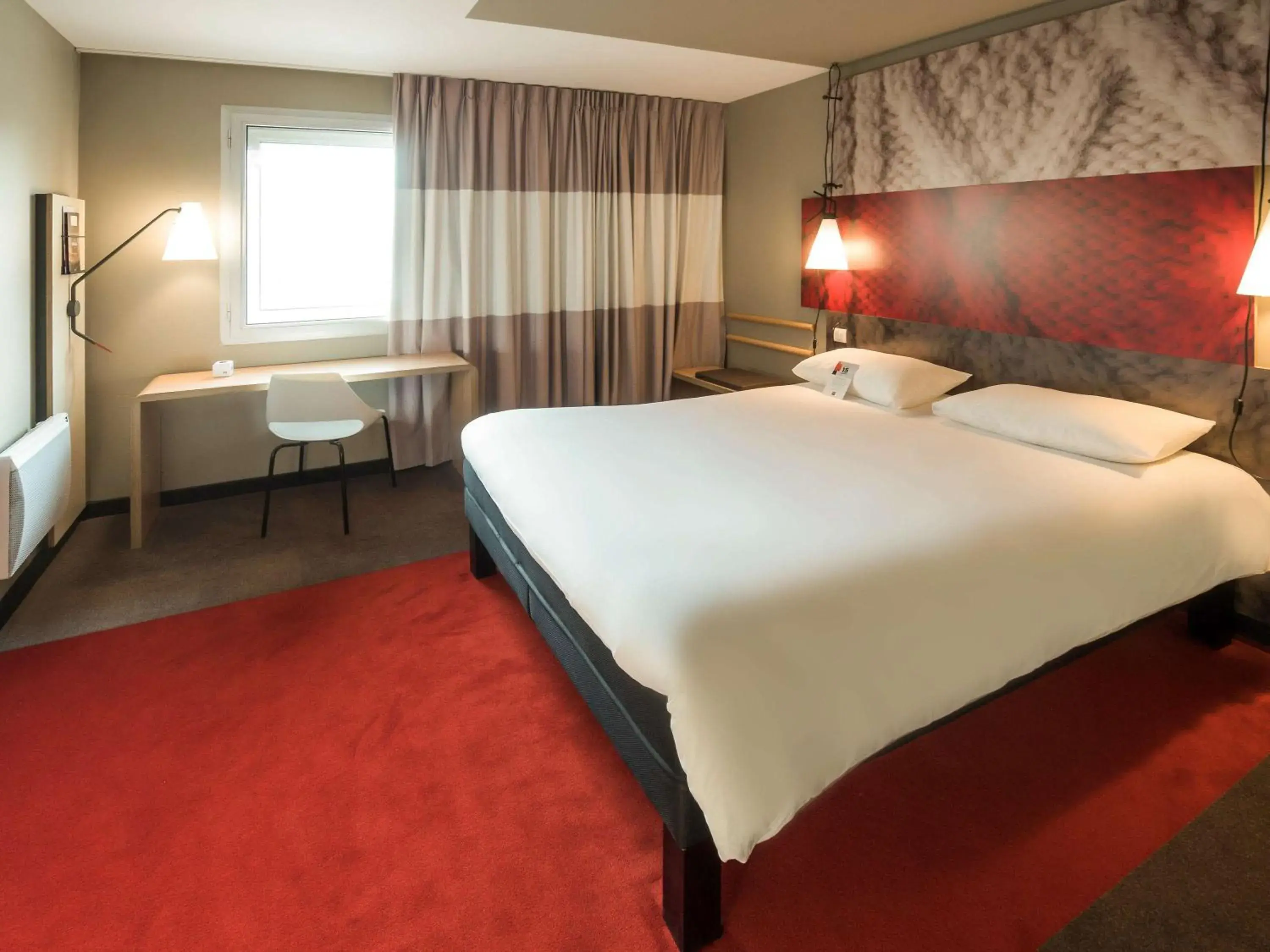 Property building, Bed in ibis Rouen Centre Champ de Mars Property building, Bed in ibis Rouen Centre Champ de Mars