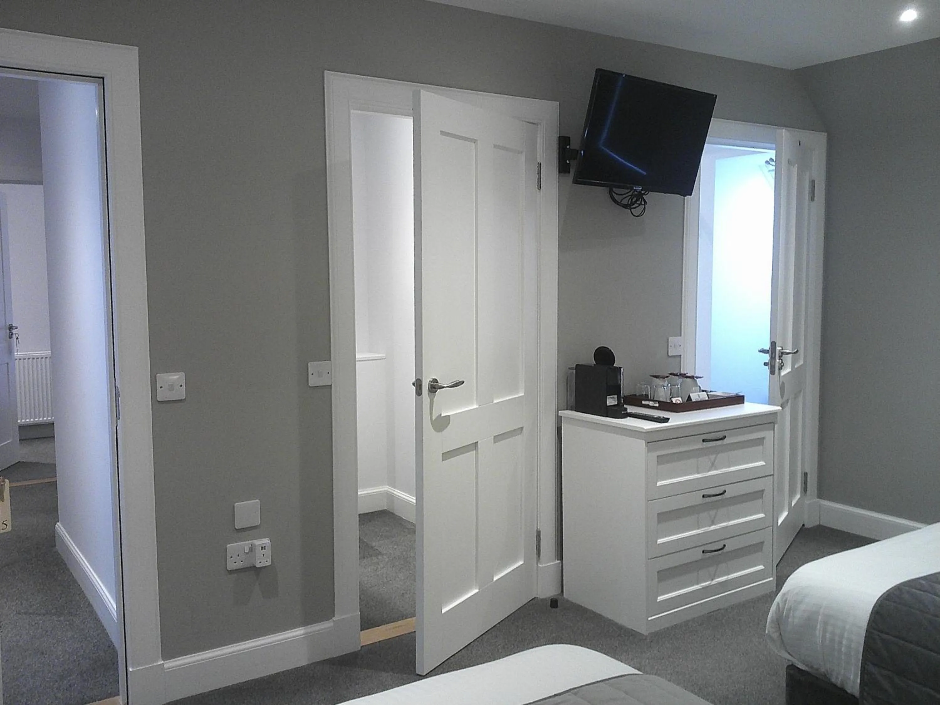 TV and multimedia, Bed in Taigh Duitseach