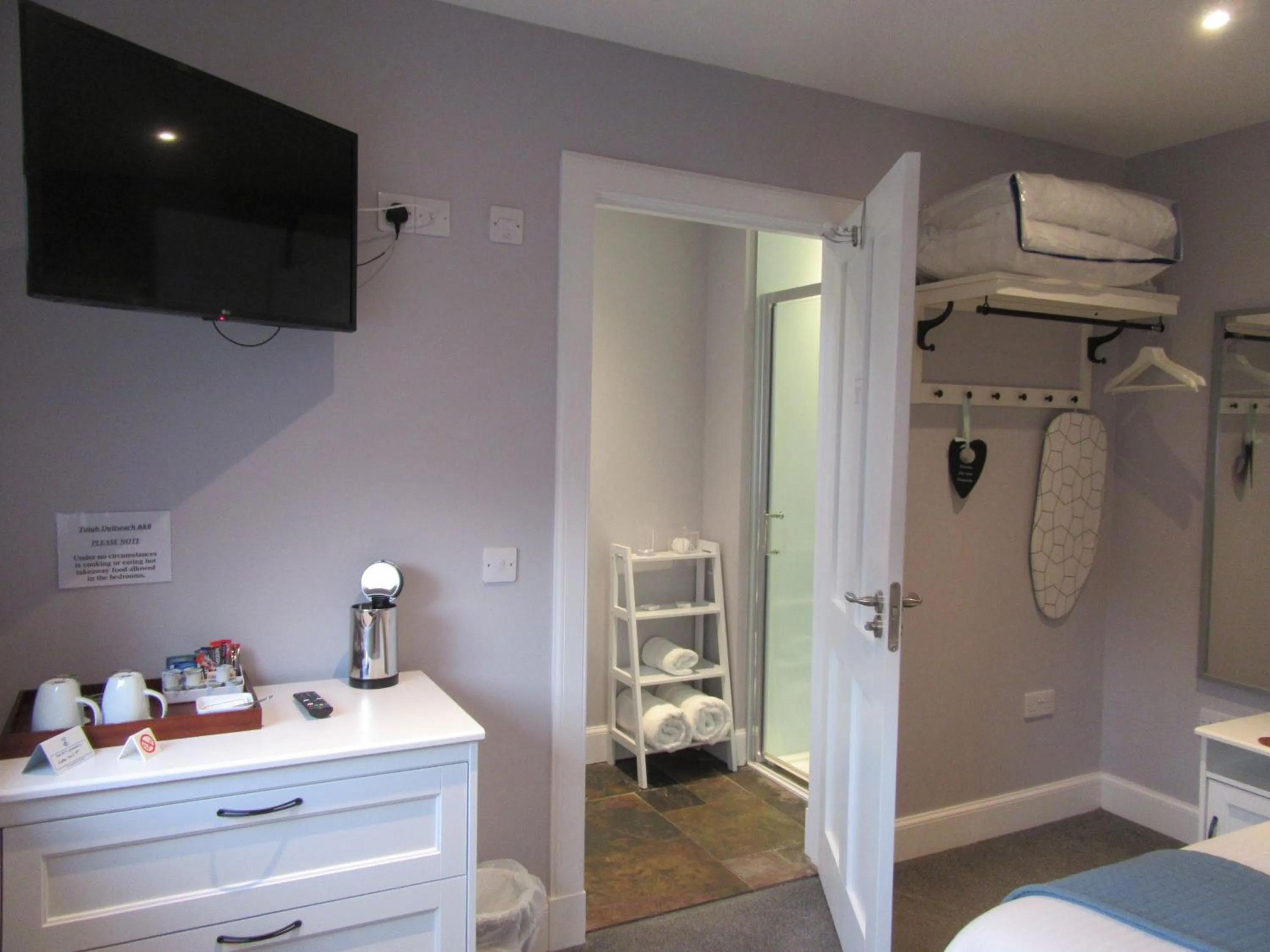 Bathroom, Bed in Taigh Duitseach