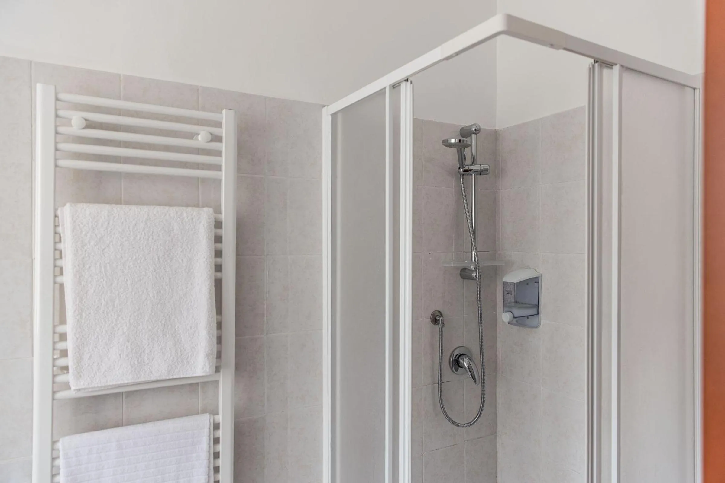 Shower in B&B della Stazione