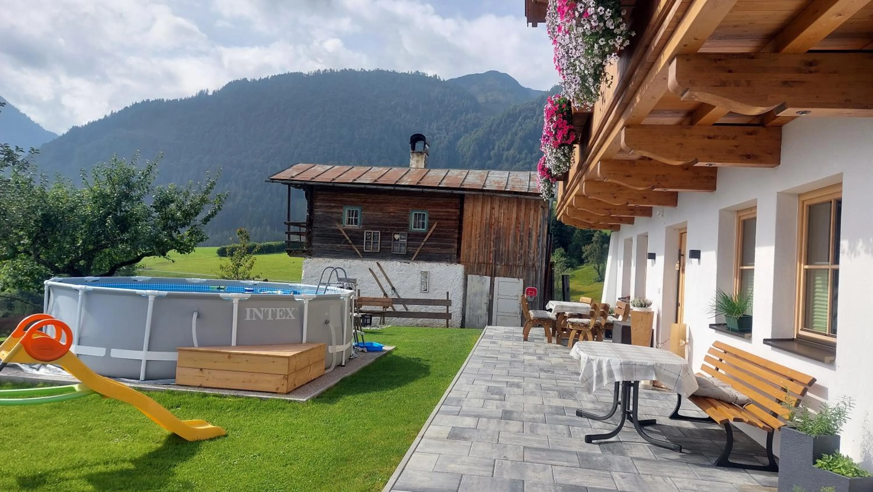 Garden in Ferienwohnungen Egg